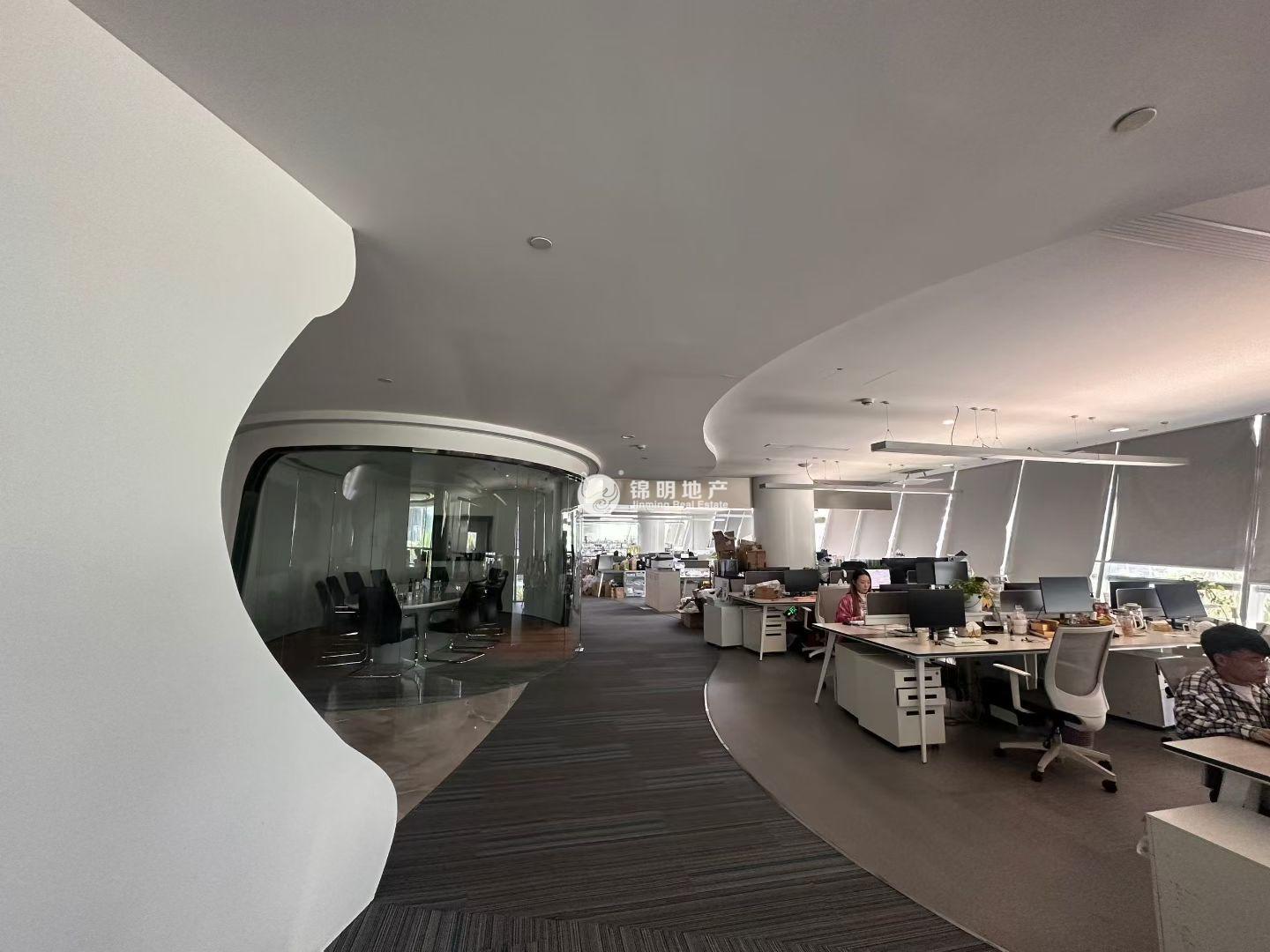 徐泾虹桥世界中心2521平米写字楼出租