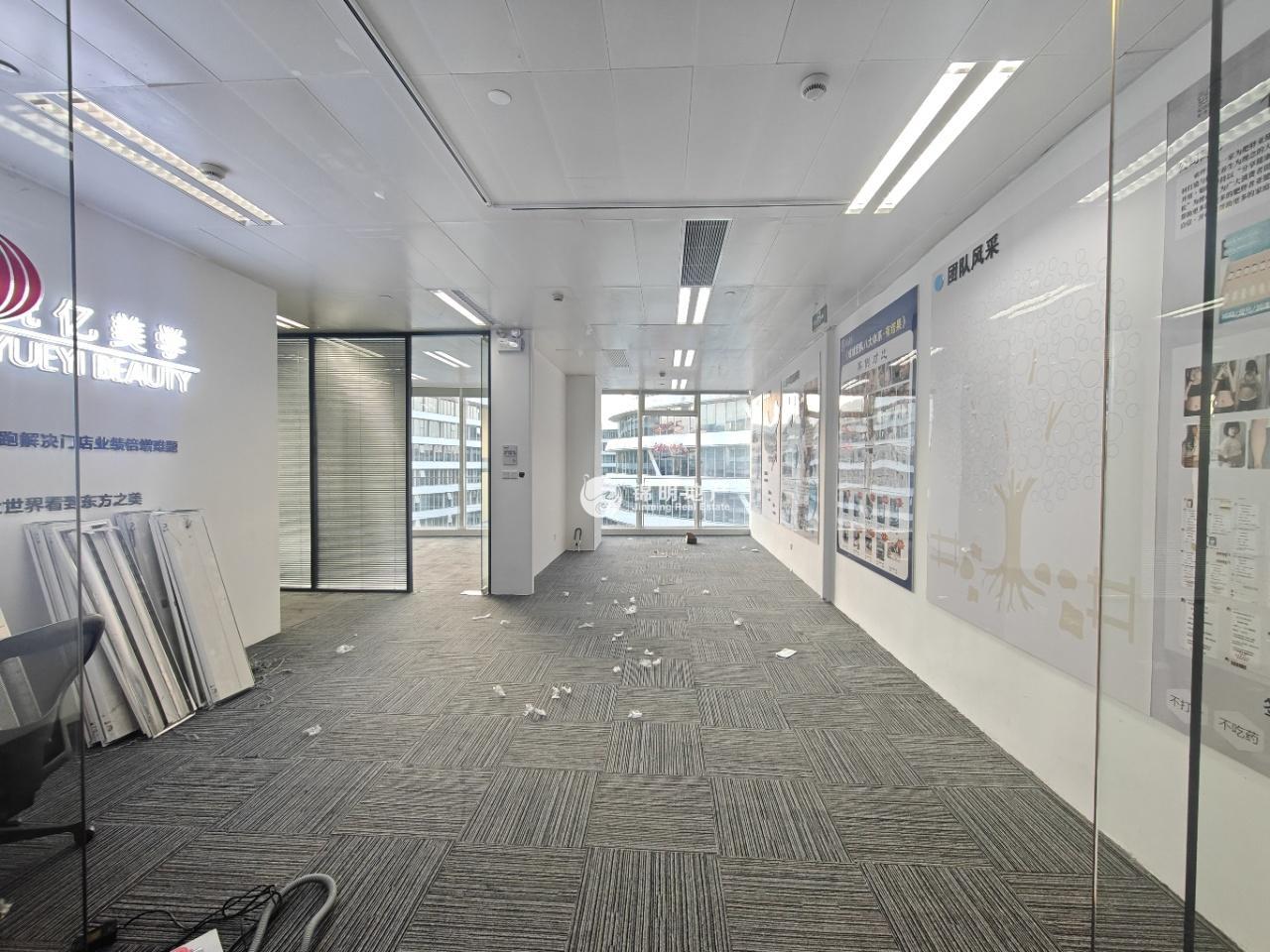 徐泾虹桥世界中心233平米写字楼出租