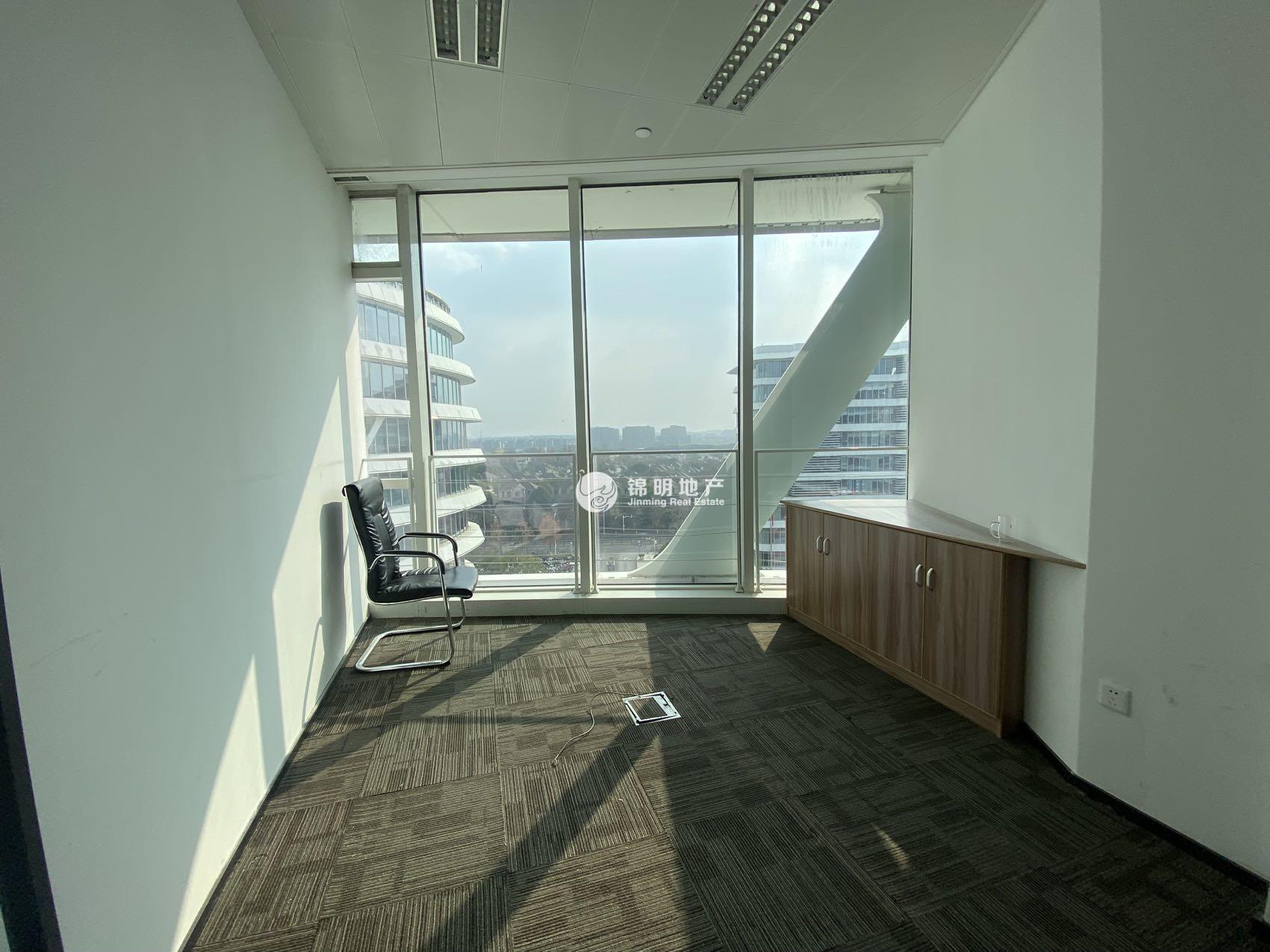 徐泾虹桥世界中心233平米写字楼出租