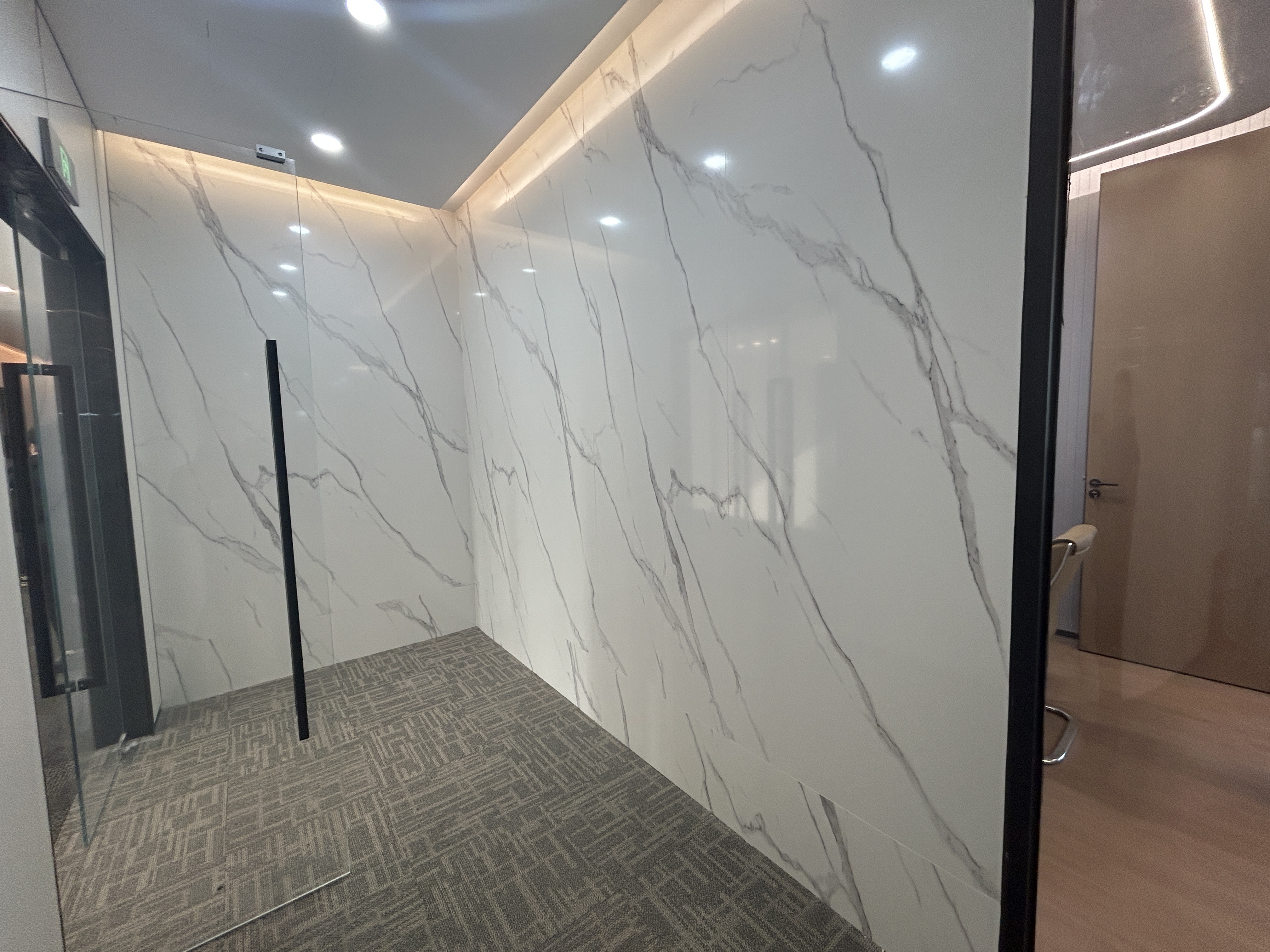 金虹桥龙湖虹桥天街200平米写字楼出租