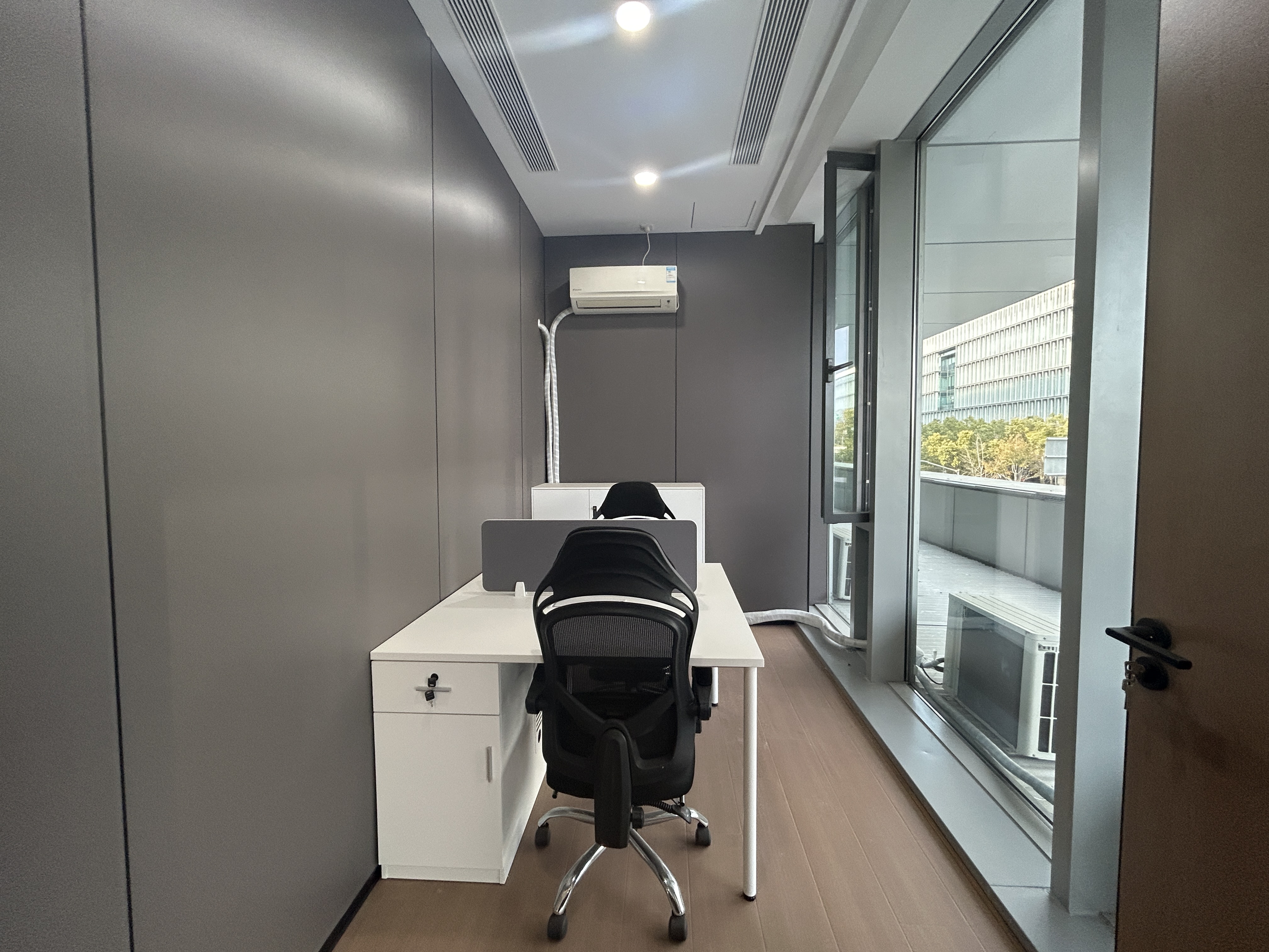 金虹桥龙湖虹桥天街200平米写字楼出租