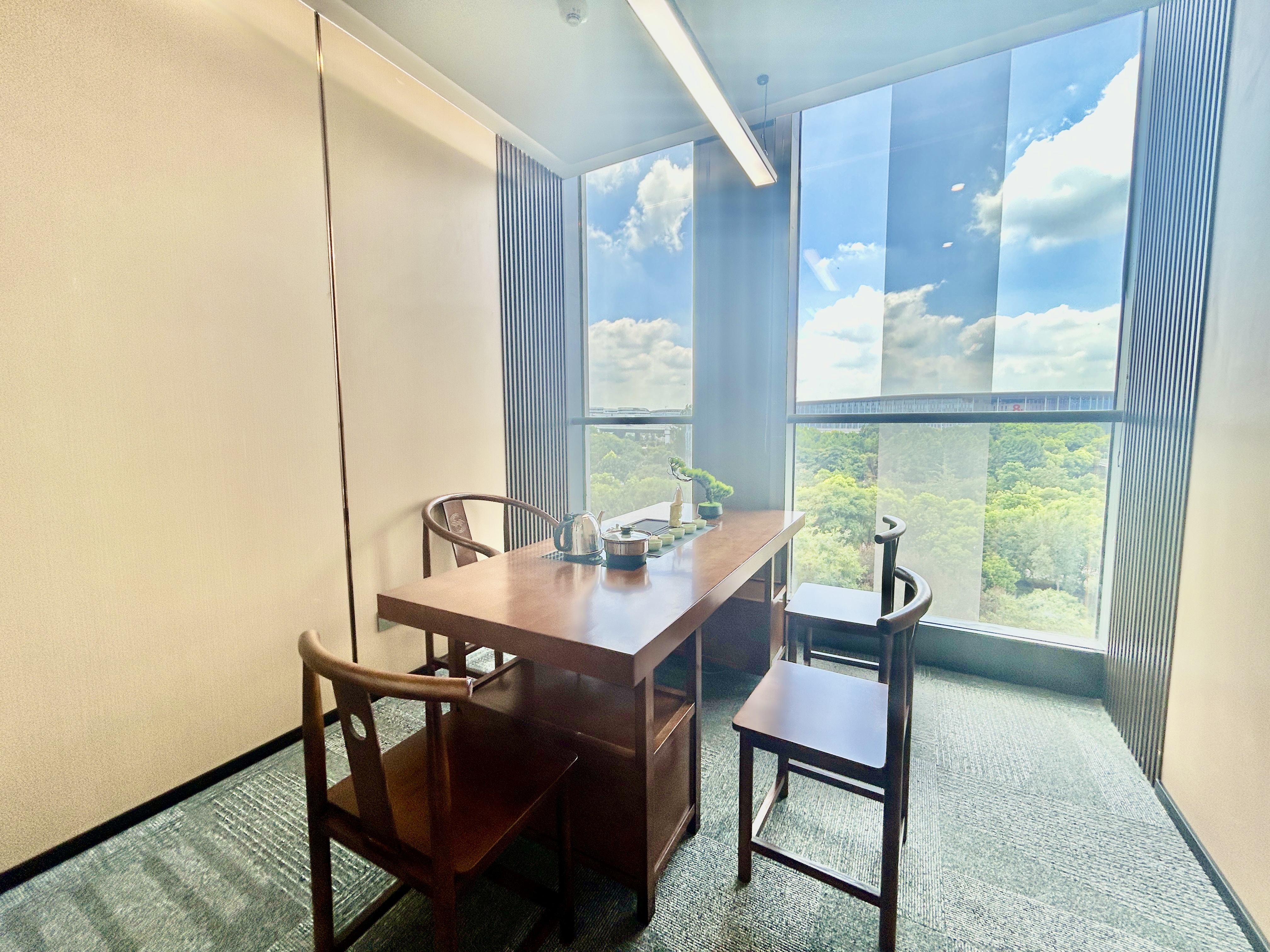 金虹桥龙湖虹桥天街300平米写字楼出租