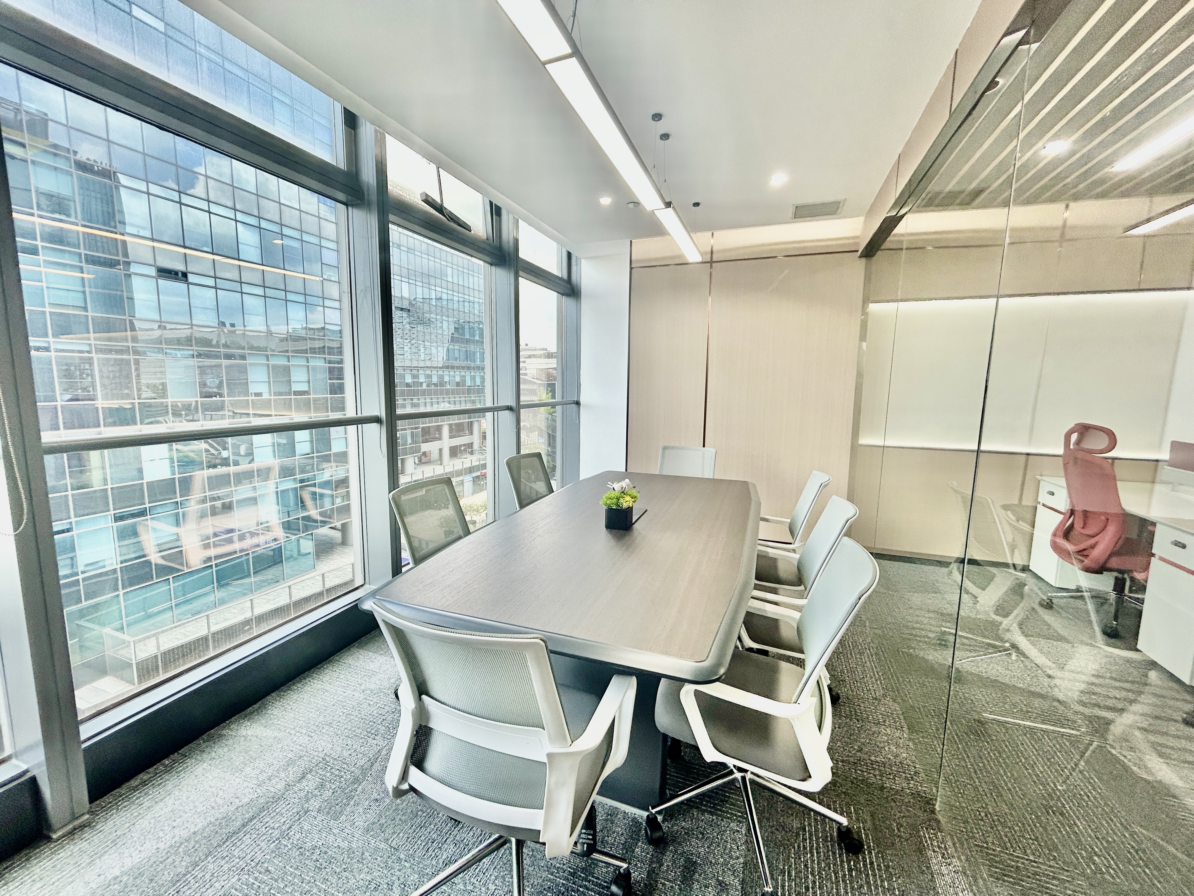 金虹桥龙湖虹桥天街300平米写字楼出租