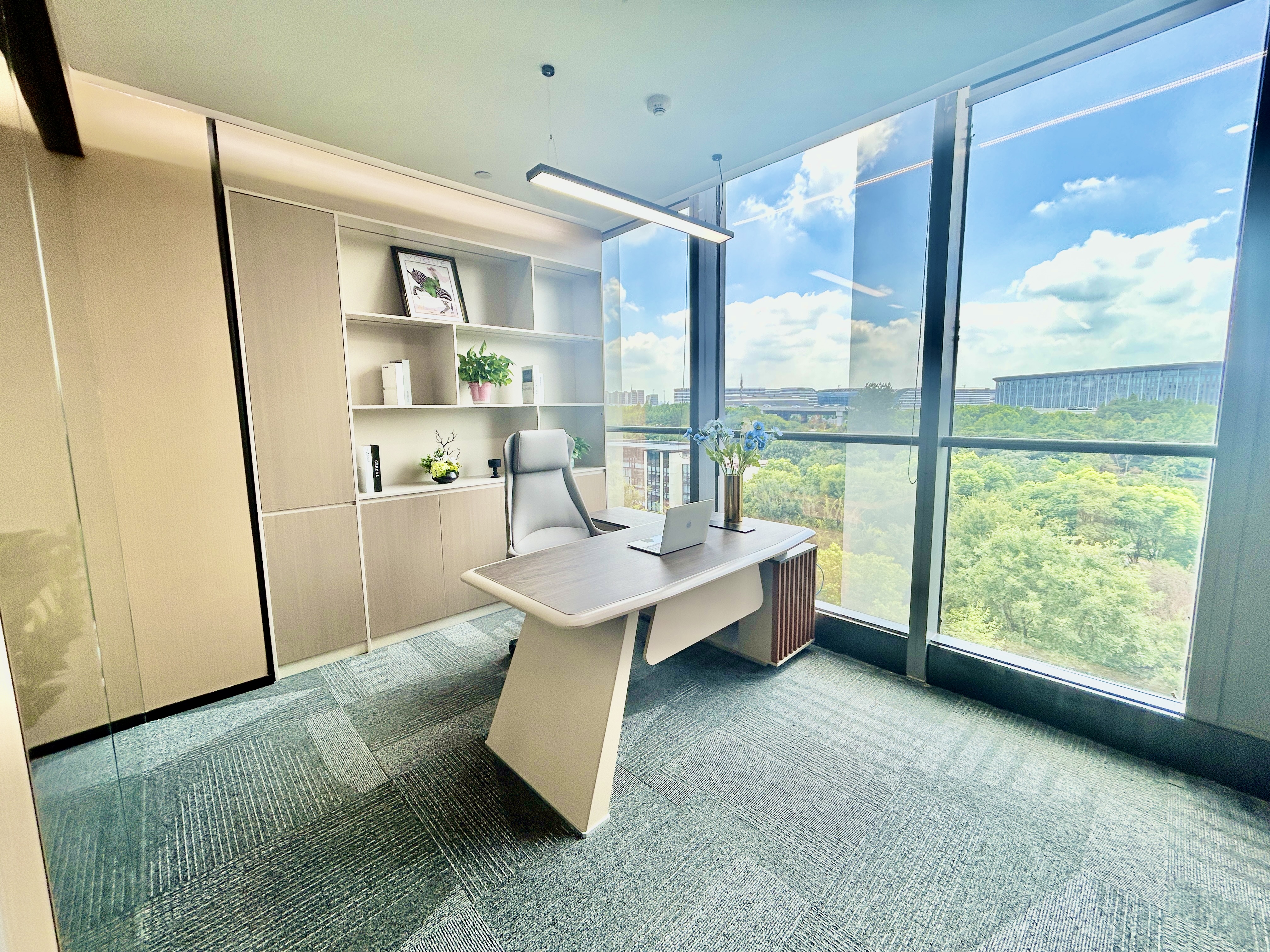 金虹桥龙湖虹桥天街300平米写字楼出租