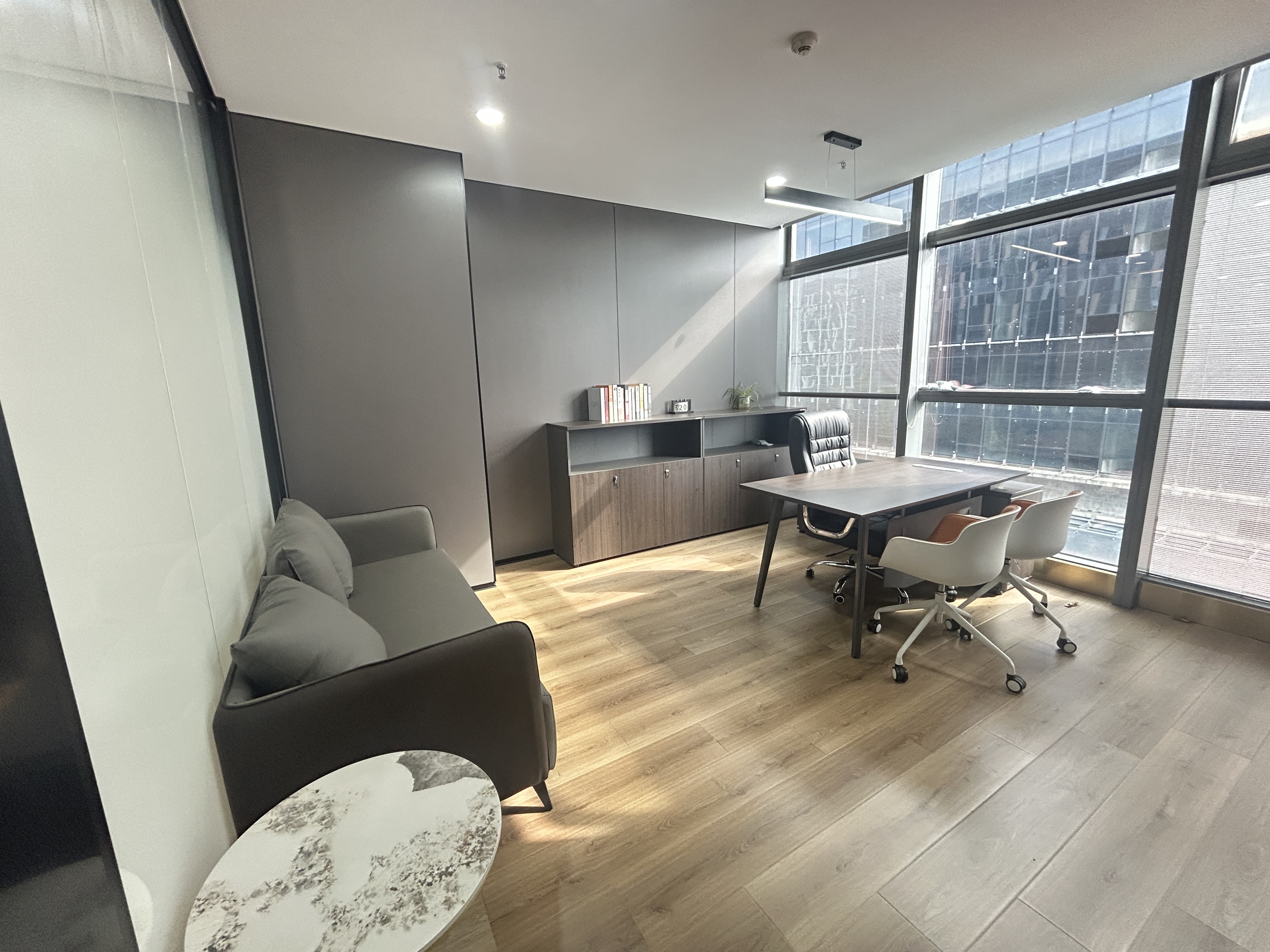 金虹桥龙湖虹桥天街240平米写字楼出租