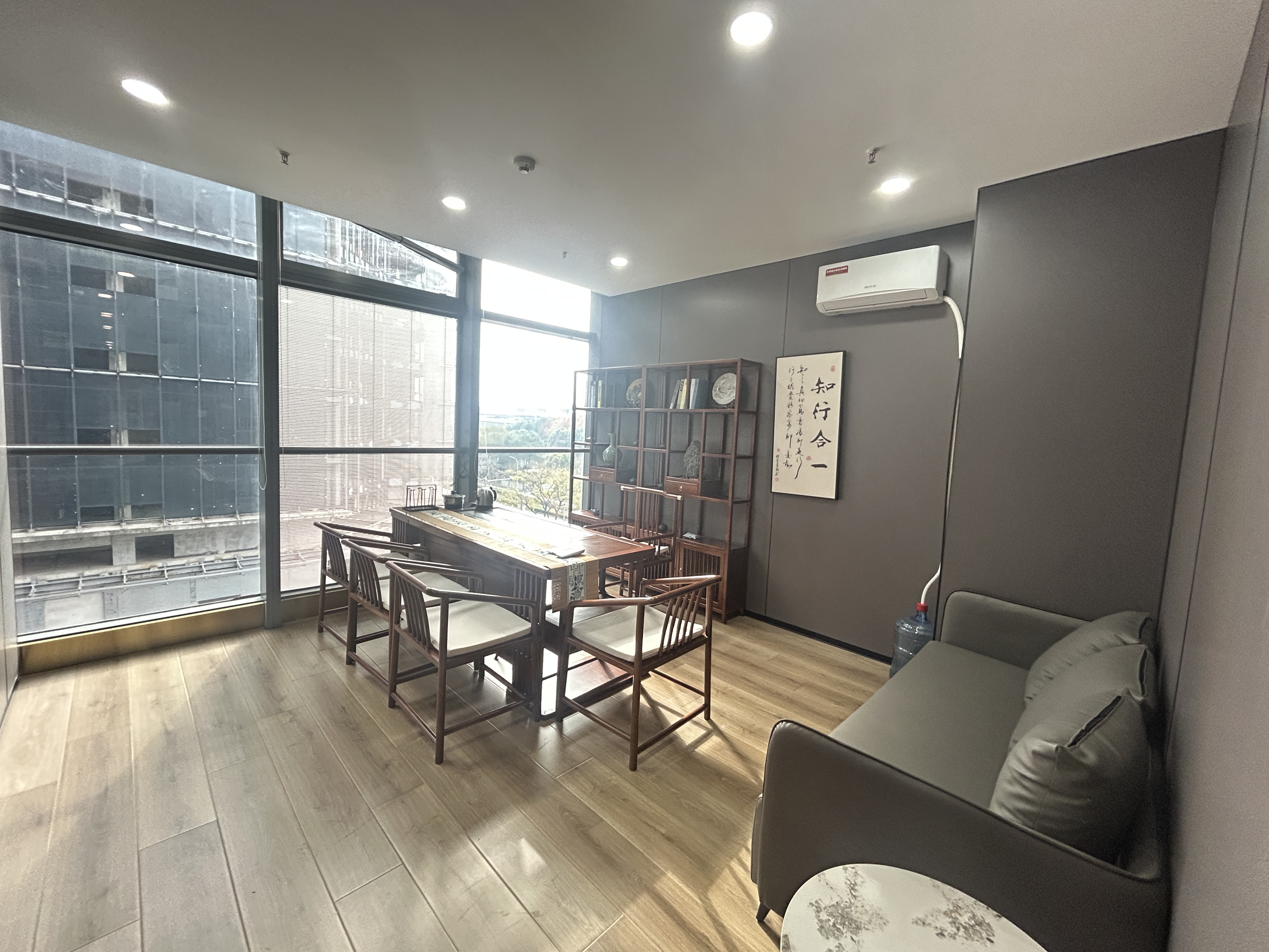 金虹桥龙湖虹桥天街240平米写字楼出租