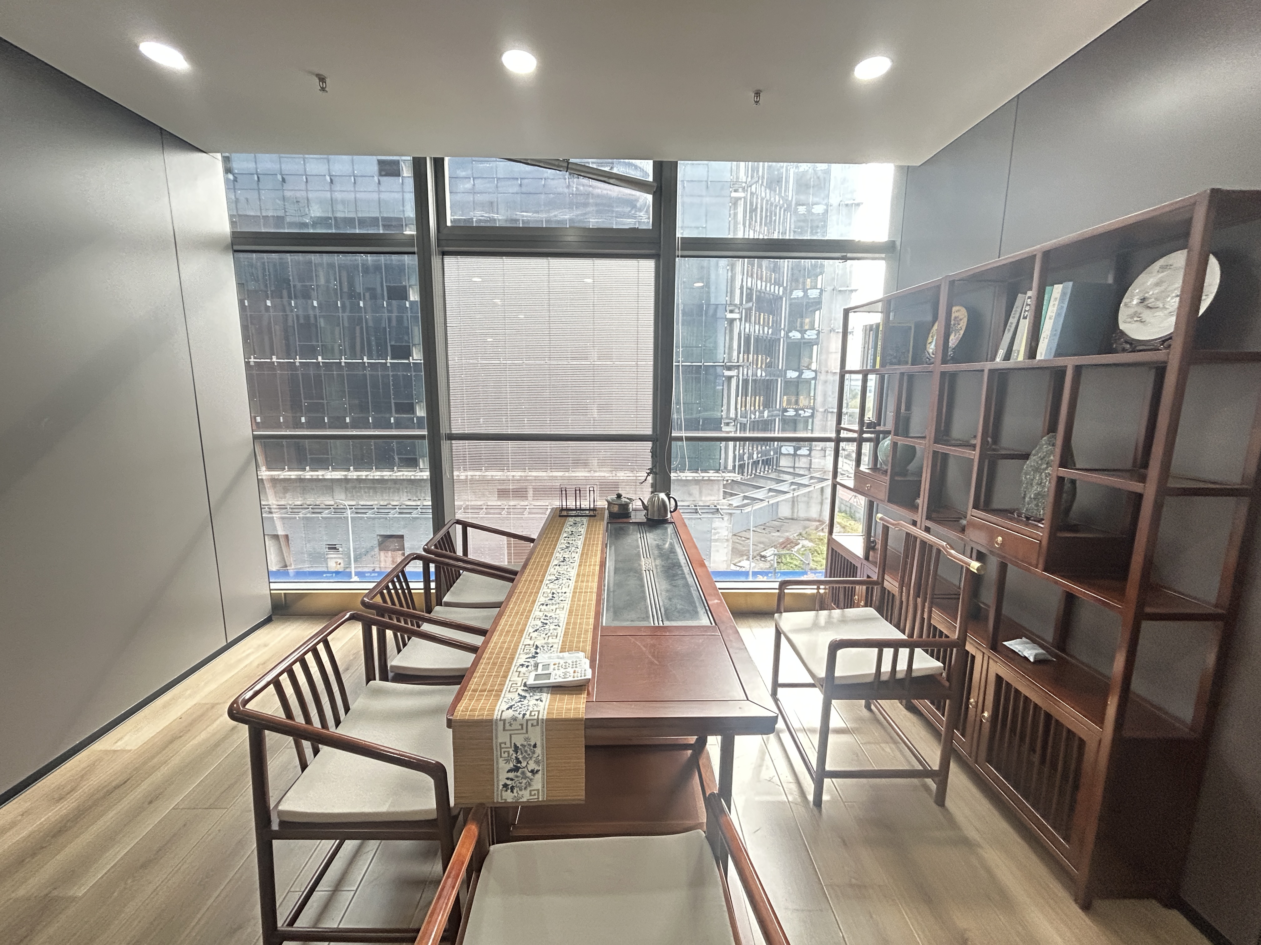 金虹桥龙湖虹桥天街240平米写字楼出租