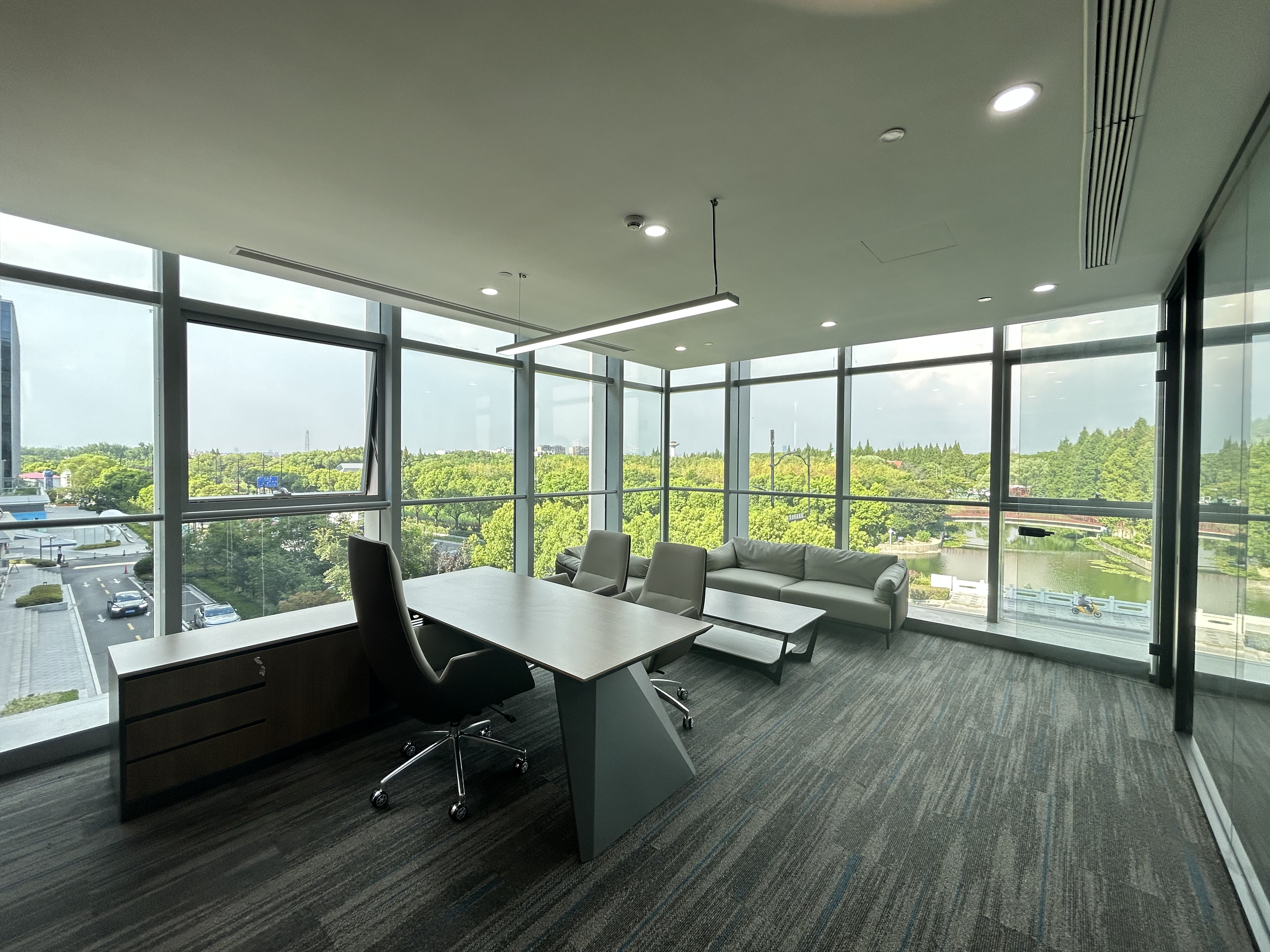 金虹桥龙湖虹桥天街400平米写字楼出租