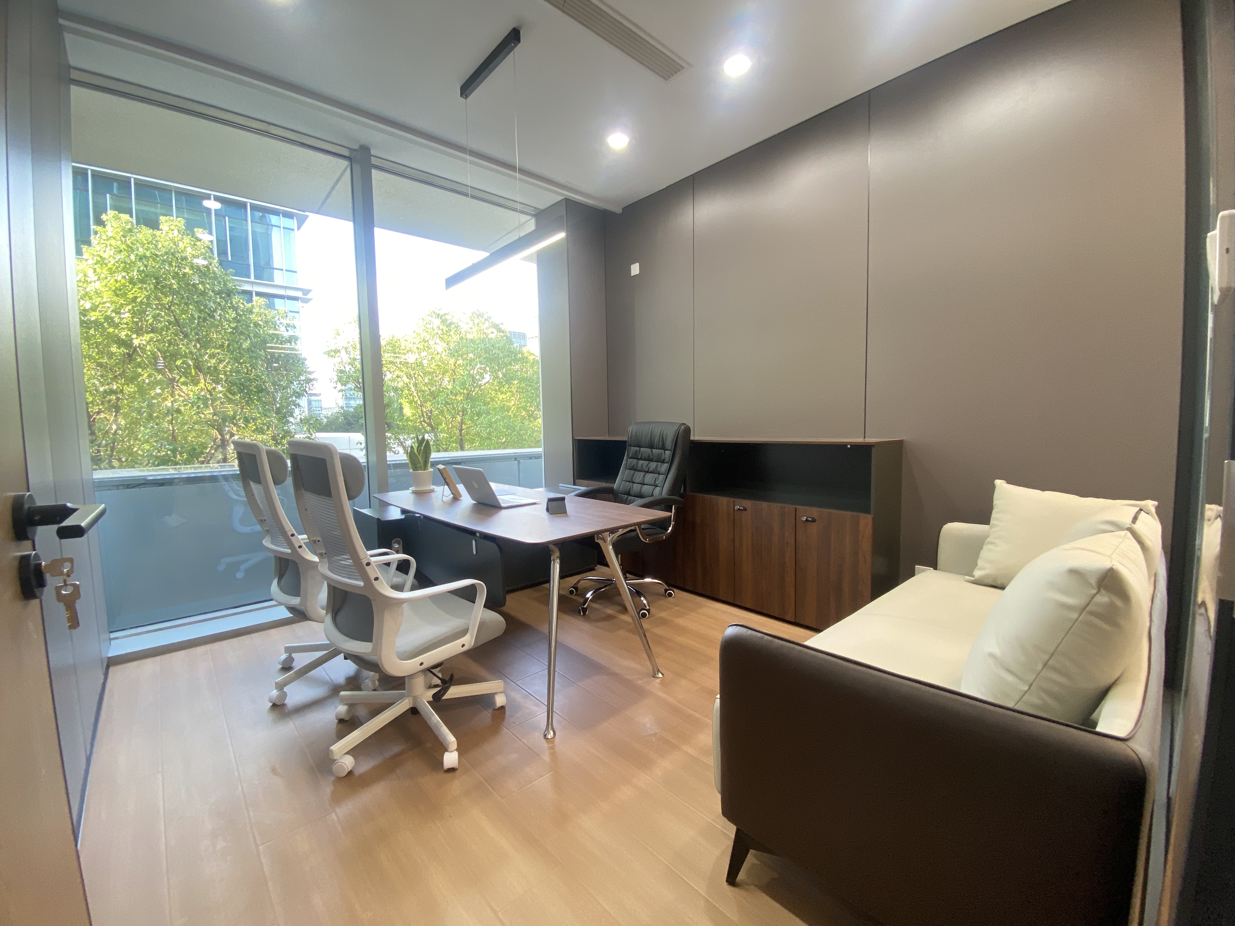 金虹桥龙湖虹桥天街300平米写字楼出租