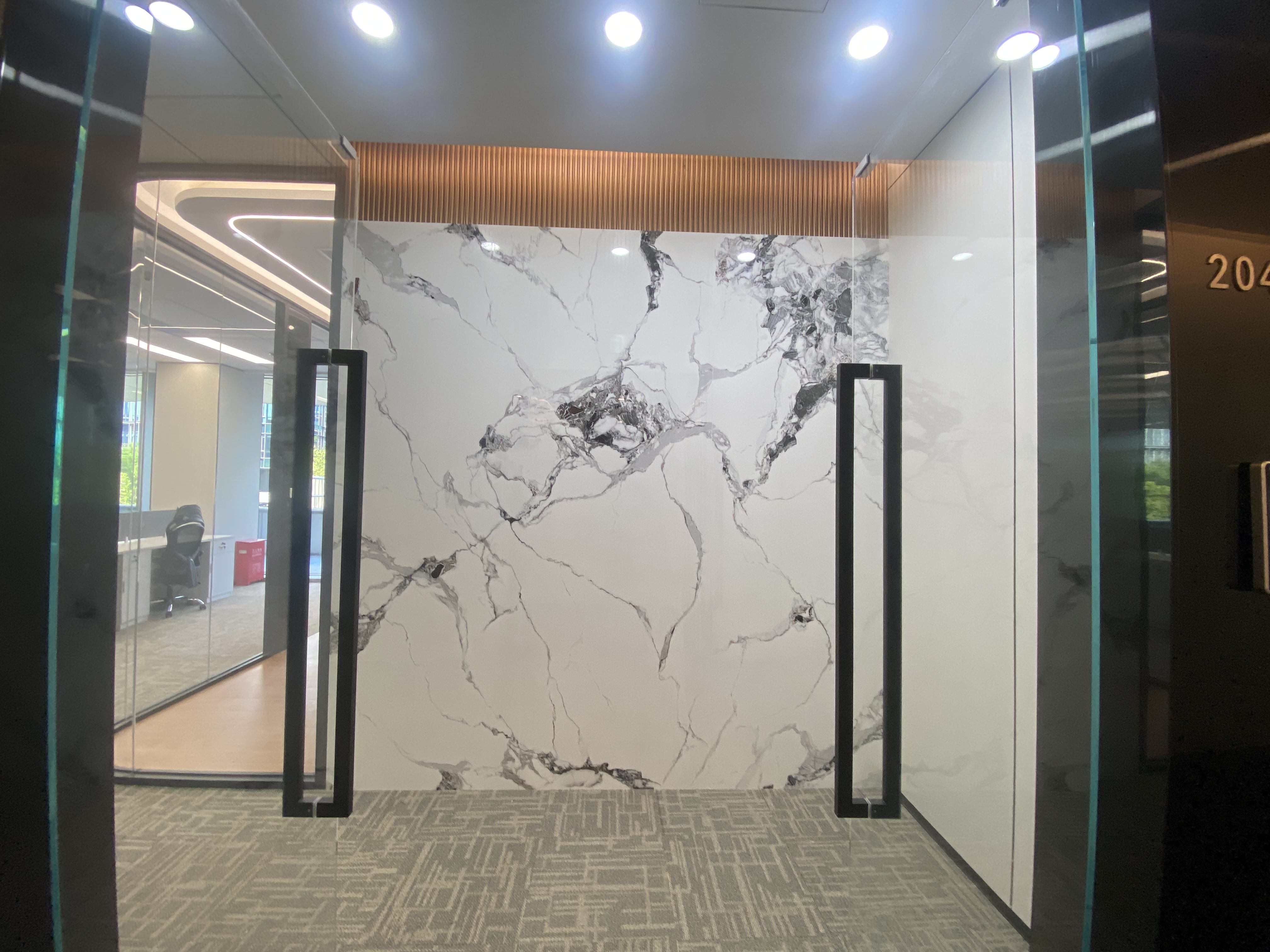 金虹桥龙湖虹桥天街300平米写字楼出租