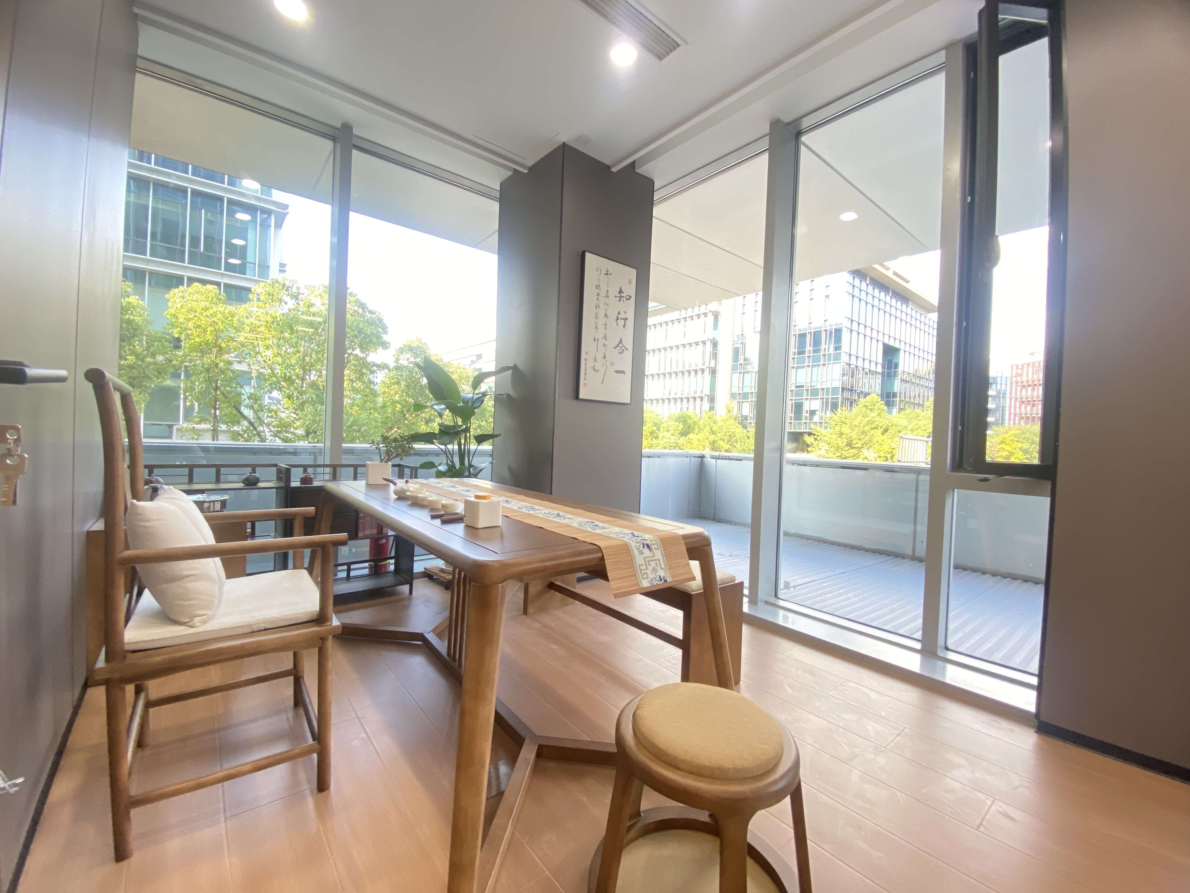 金虹桥龙湖虹桥天街300平米写字楼出租