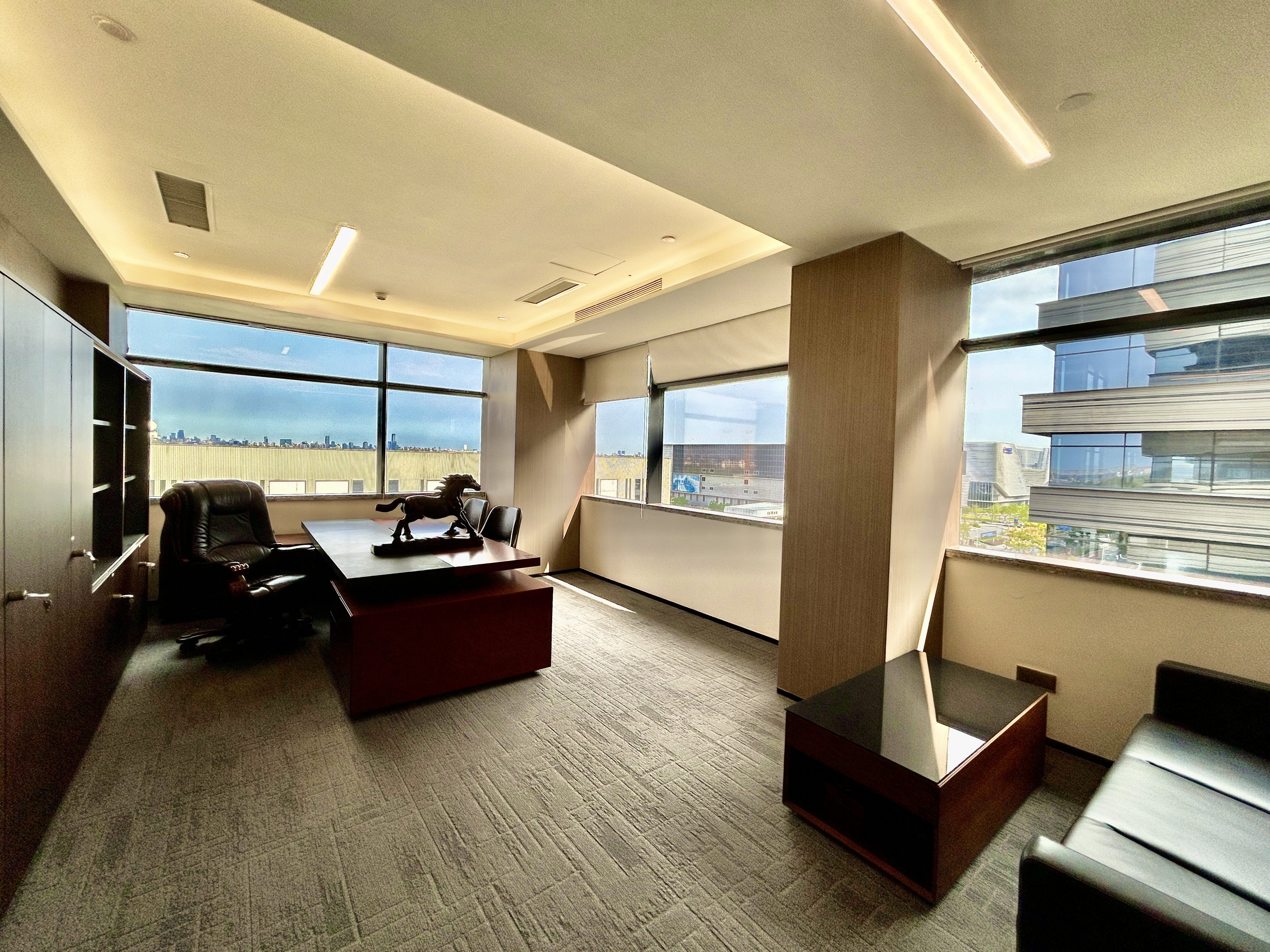 金虹桥龙湖虹桥天街600平米写字楼出租