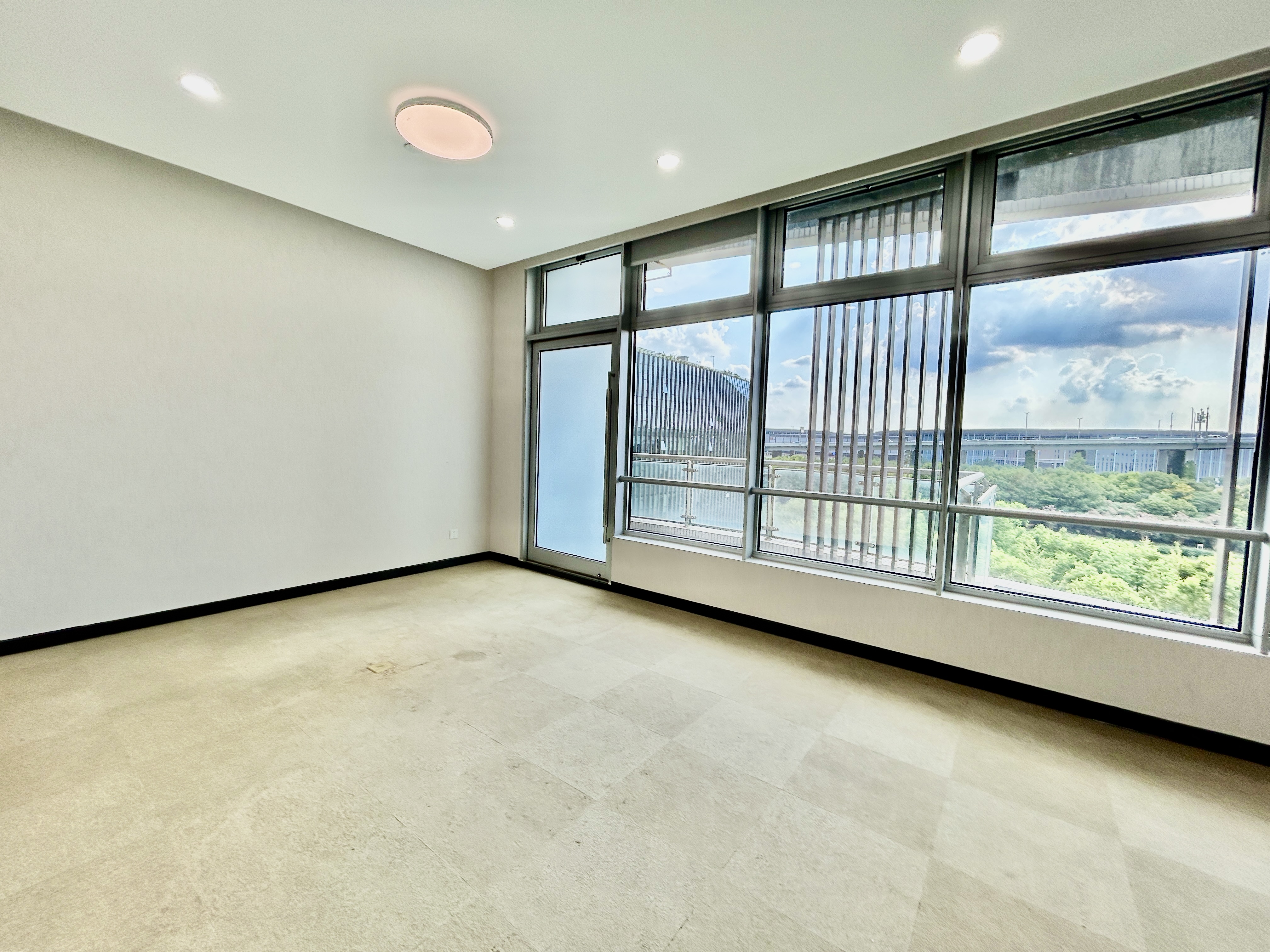 金虹桥龙湖虹桥天街500平米写字楼出租