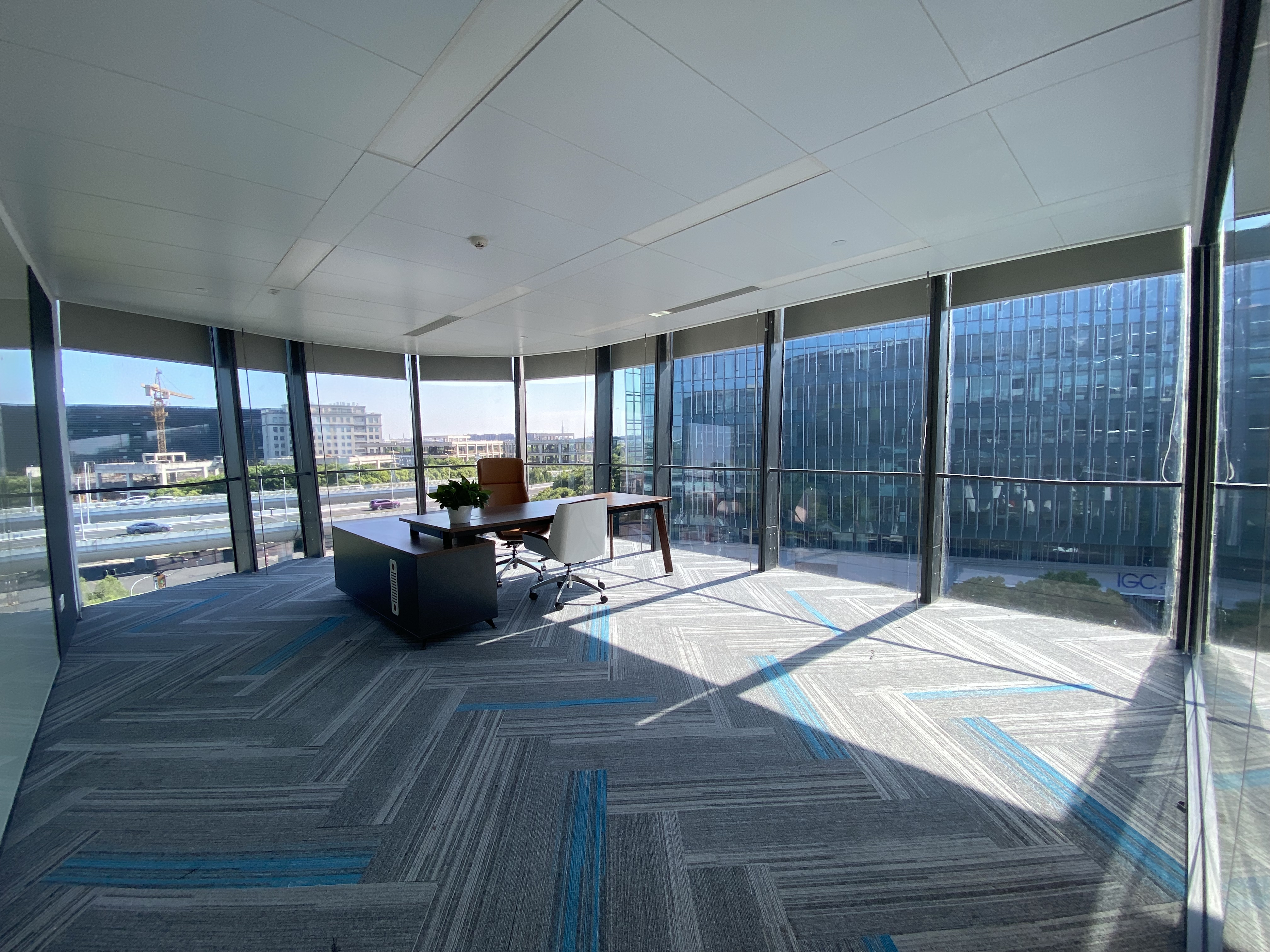 金虹桥龙湖虹桥天街400平米写字楼出租