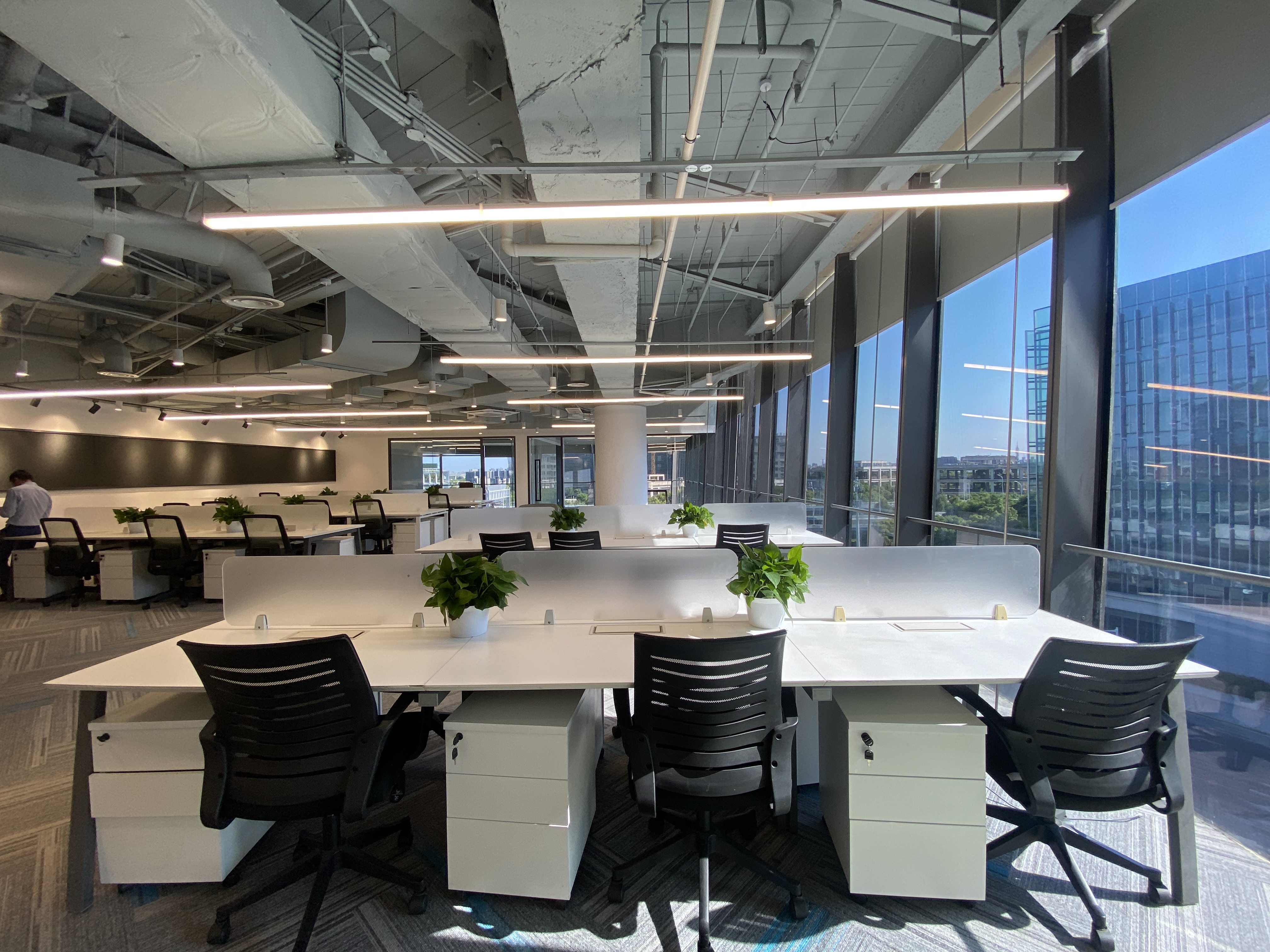 金虹桥龙湖虹桥天街400平米写字楼出租