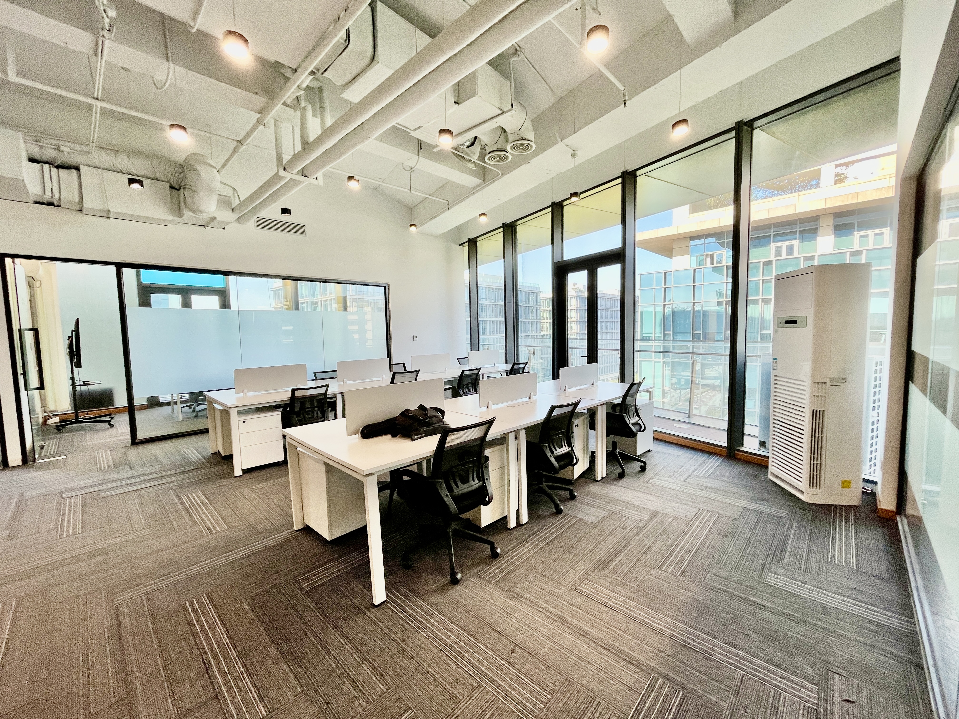 金虹桥龙湖虹桥天街300平米写字楼出租