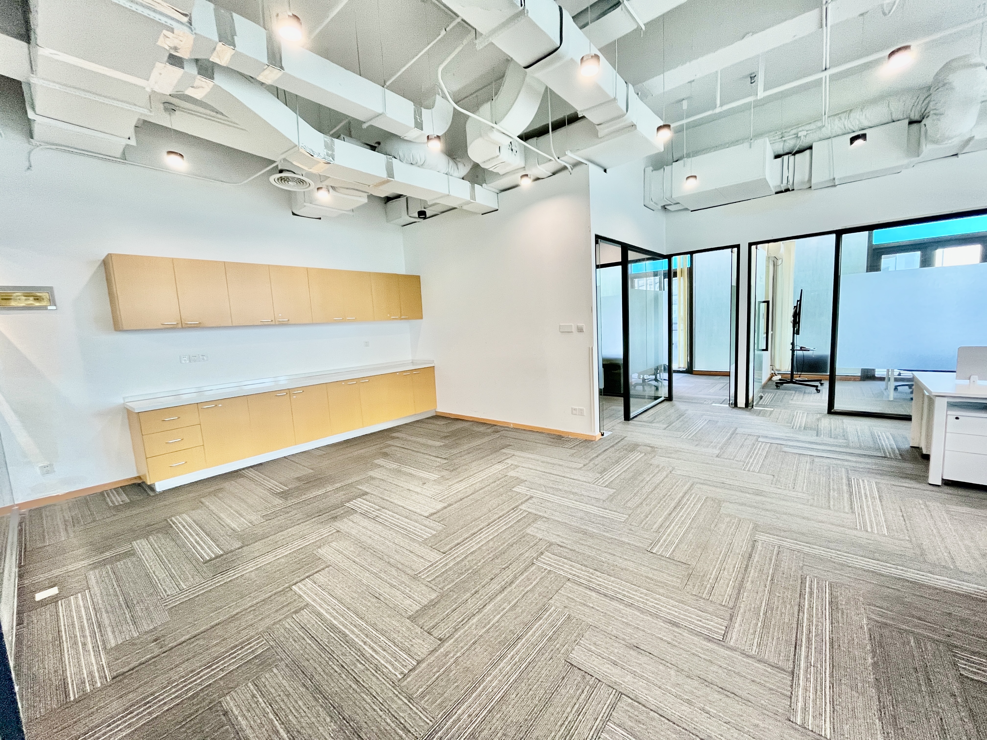 金虹桥龙湖虹桥天街300平米写字楼出租