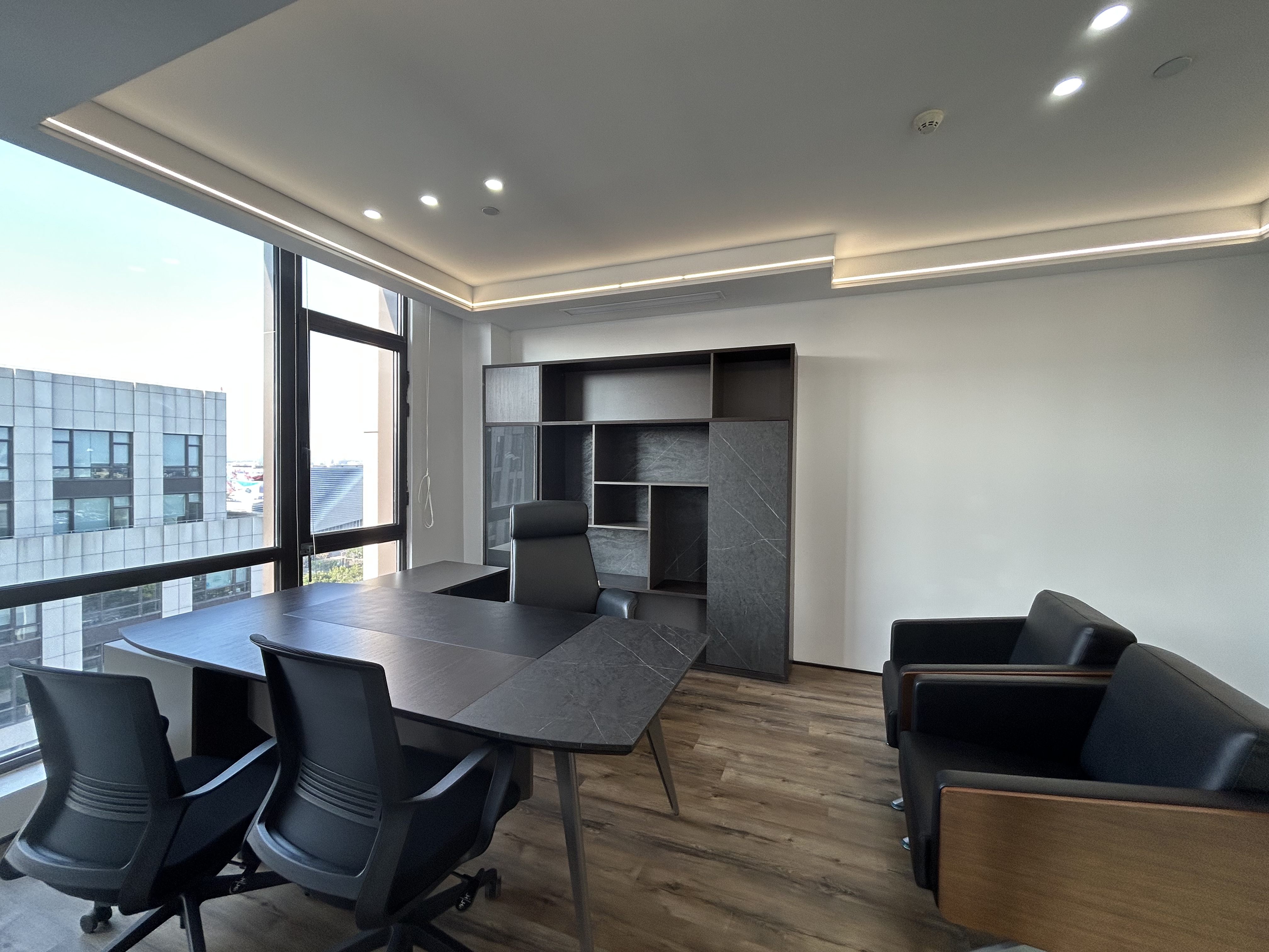 金虹桥龙湖虹桥天街220平米写字楼出租