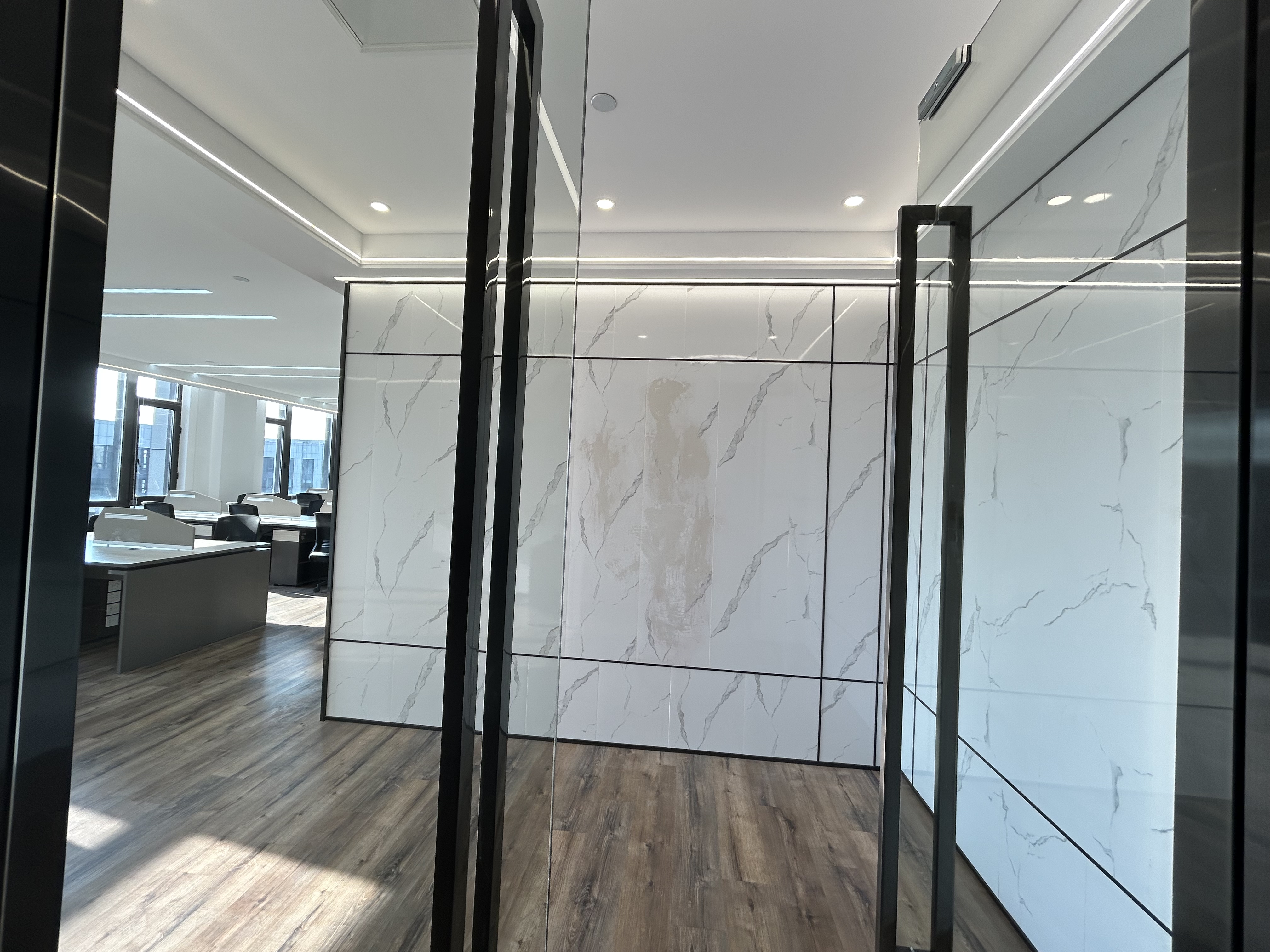 金虹桥龙湖虹桥天街220平米写字楼出租