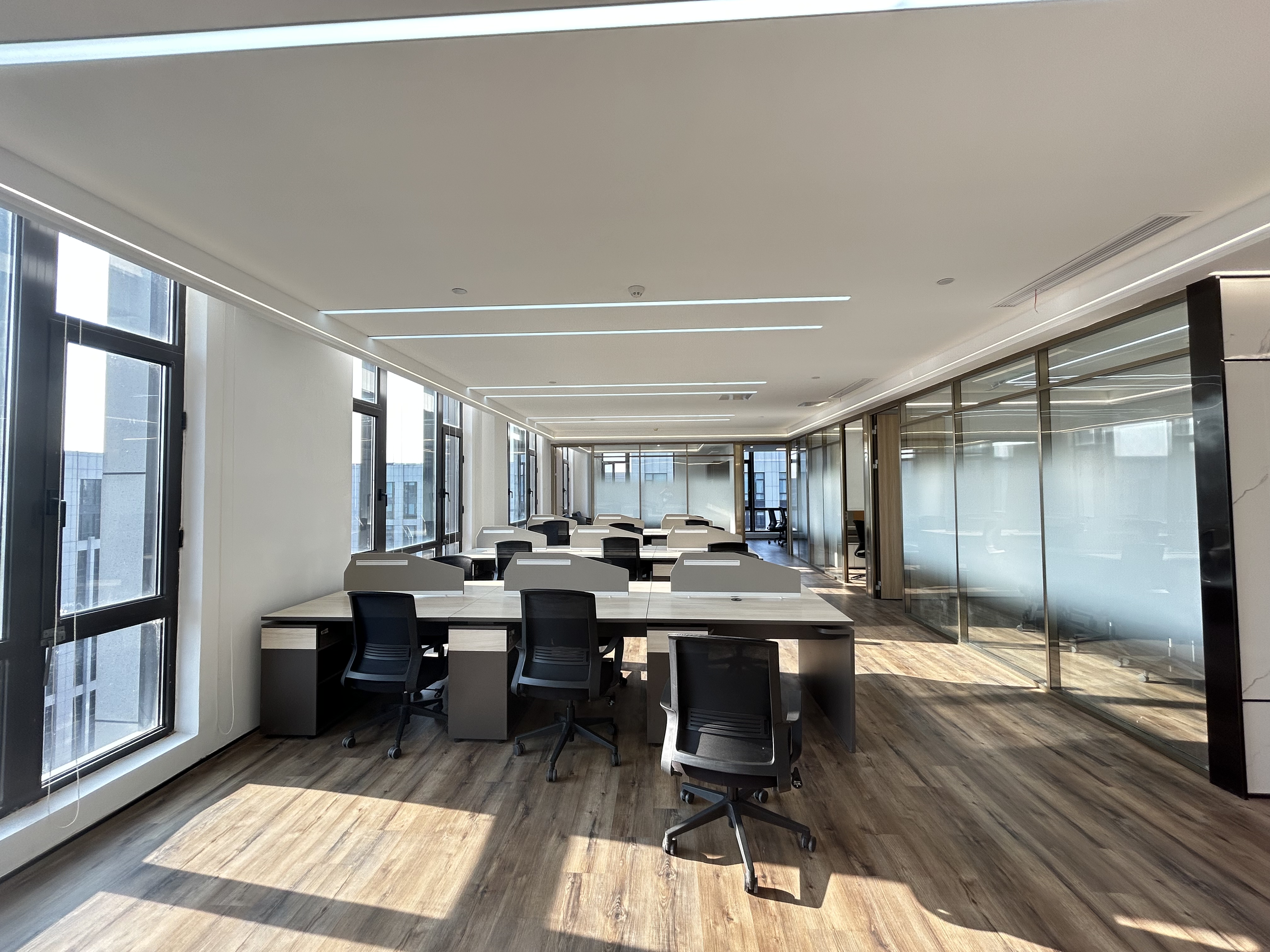 金虹桥龙湖虹桥天街220平米写字楼出租