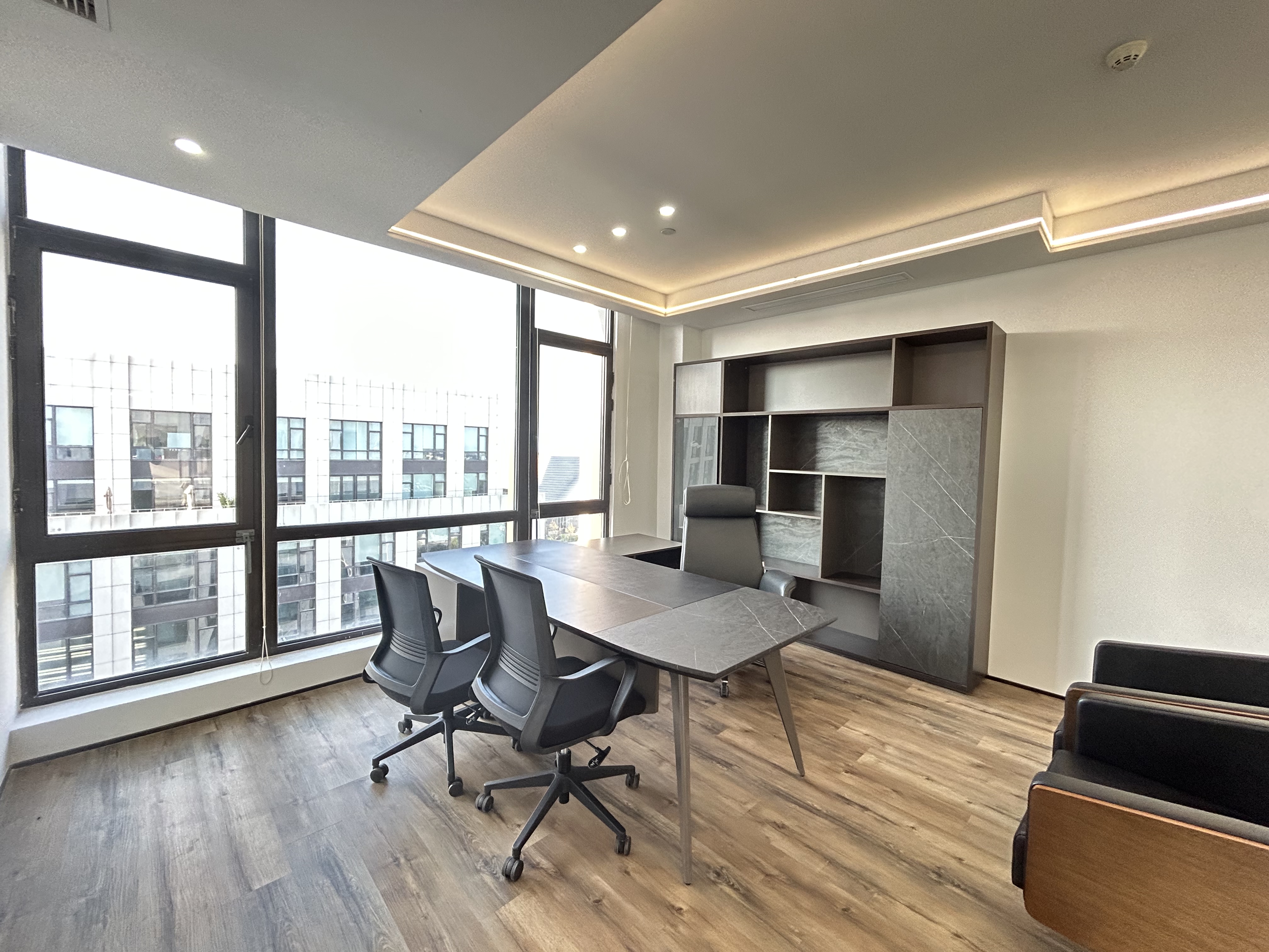 金虹桥龙湖虹桥天街220平米写字楼出租