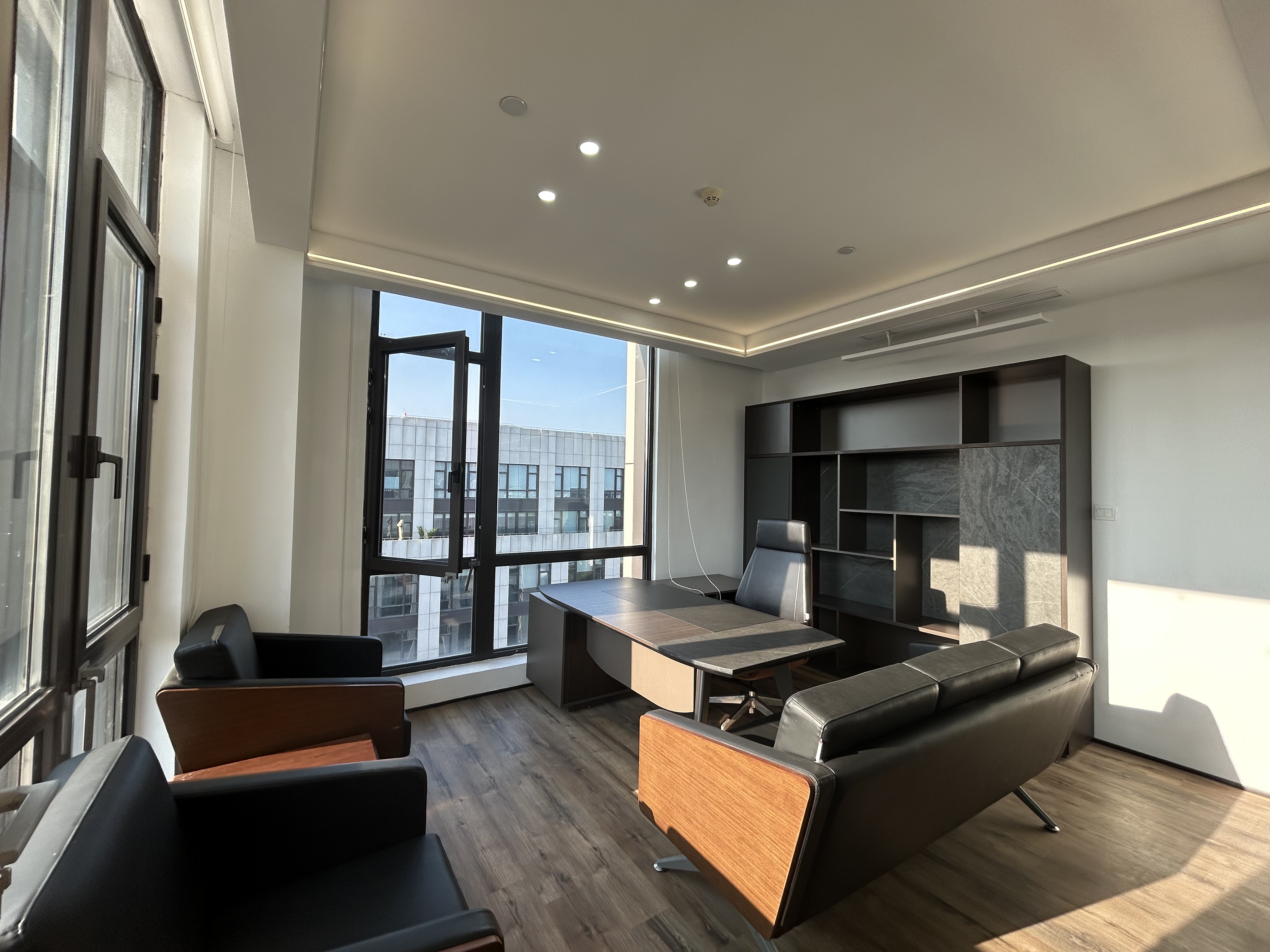 金虹桥龙湖虹桥天街220平米写字楼出租