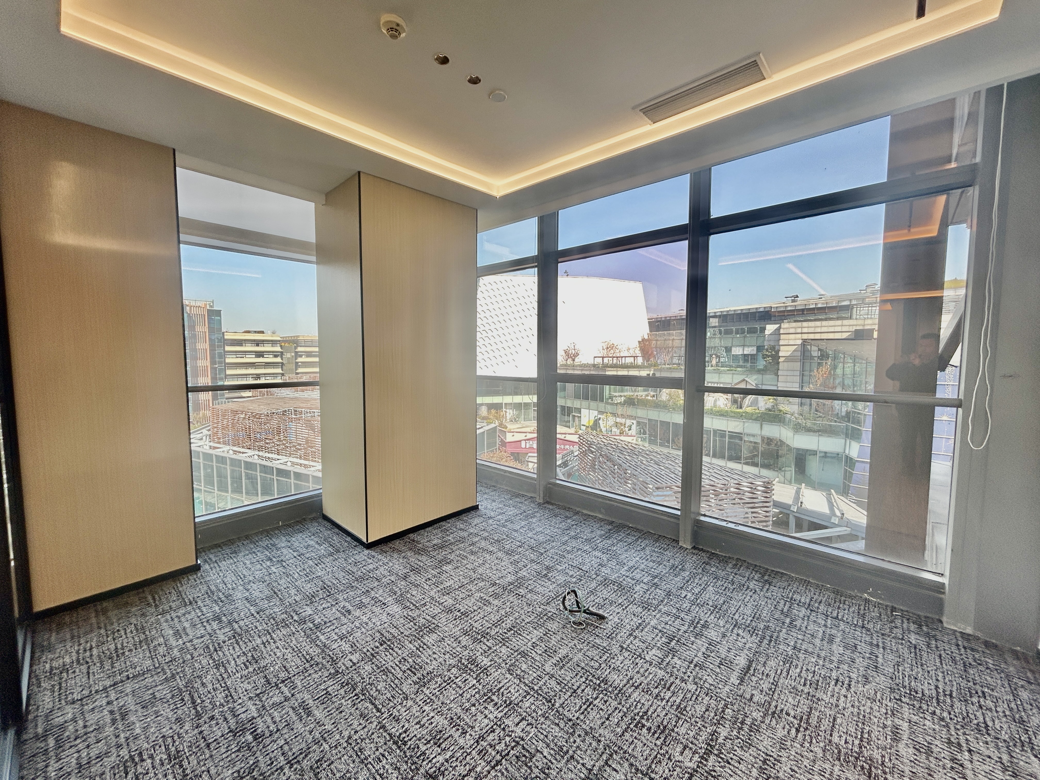 金虹桥龙湖虹桥天街500平米写字楼出租