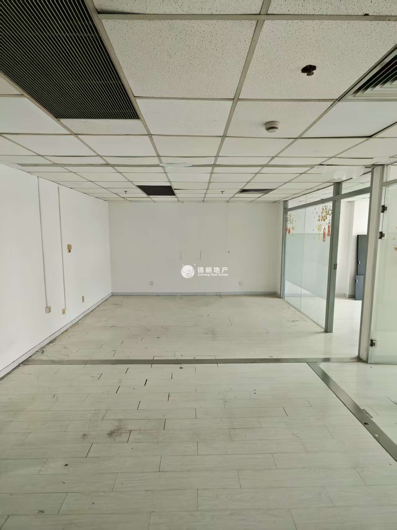 人民广场申鑫大厦107平米写字楼出租