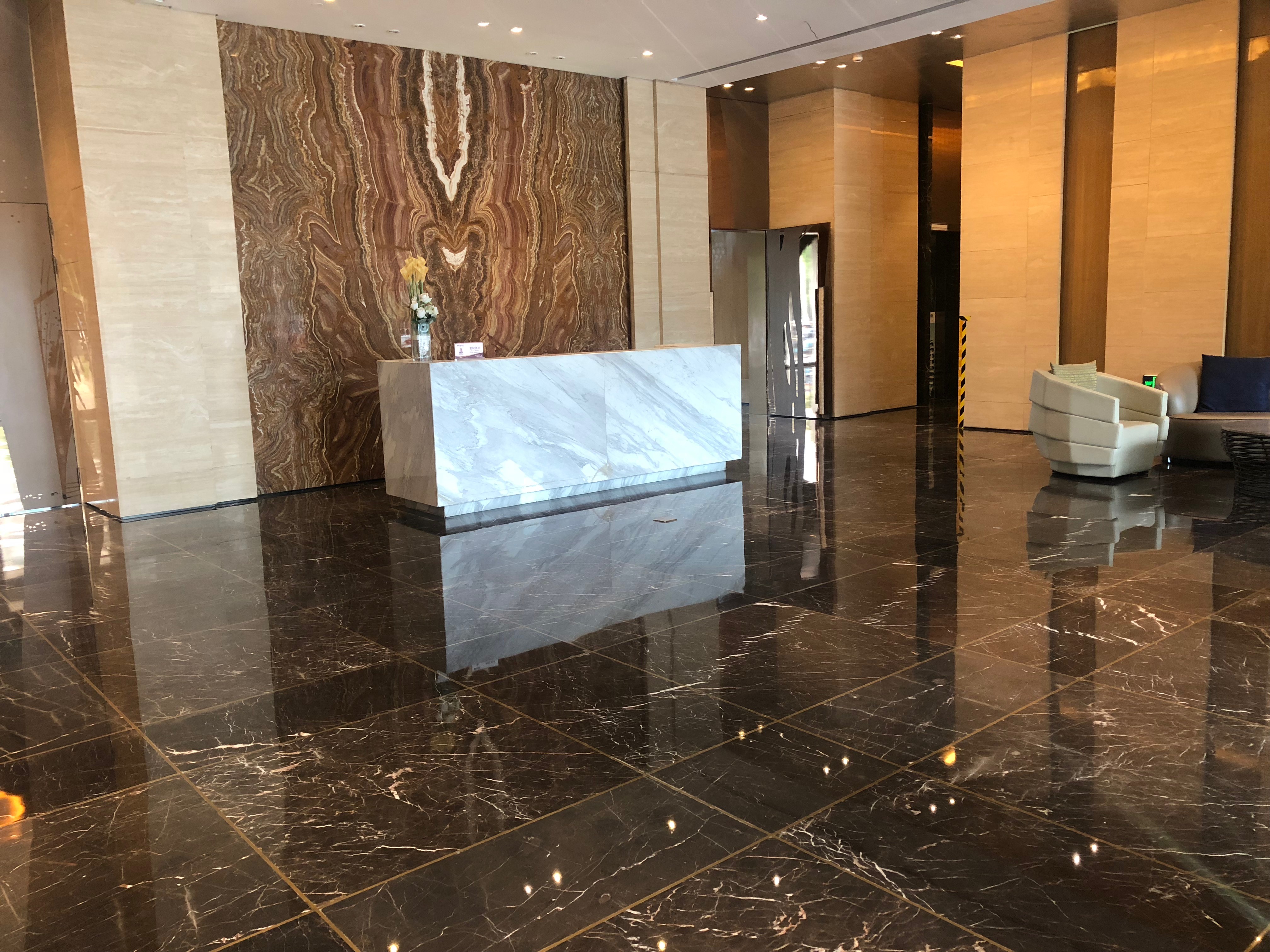 徐泾虹桥世界中心181平米写字楼出租