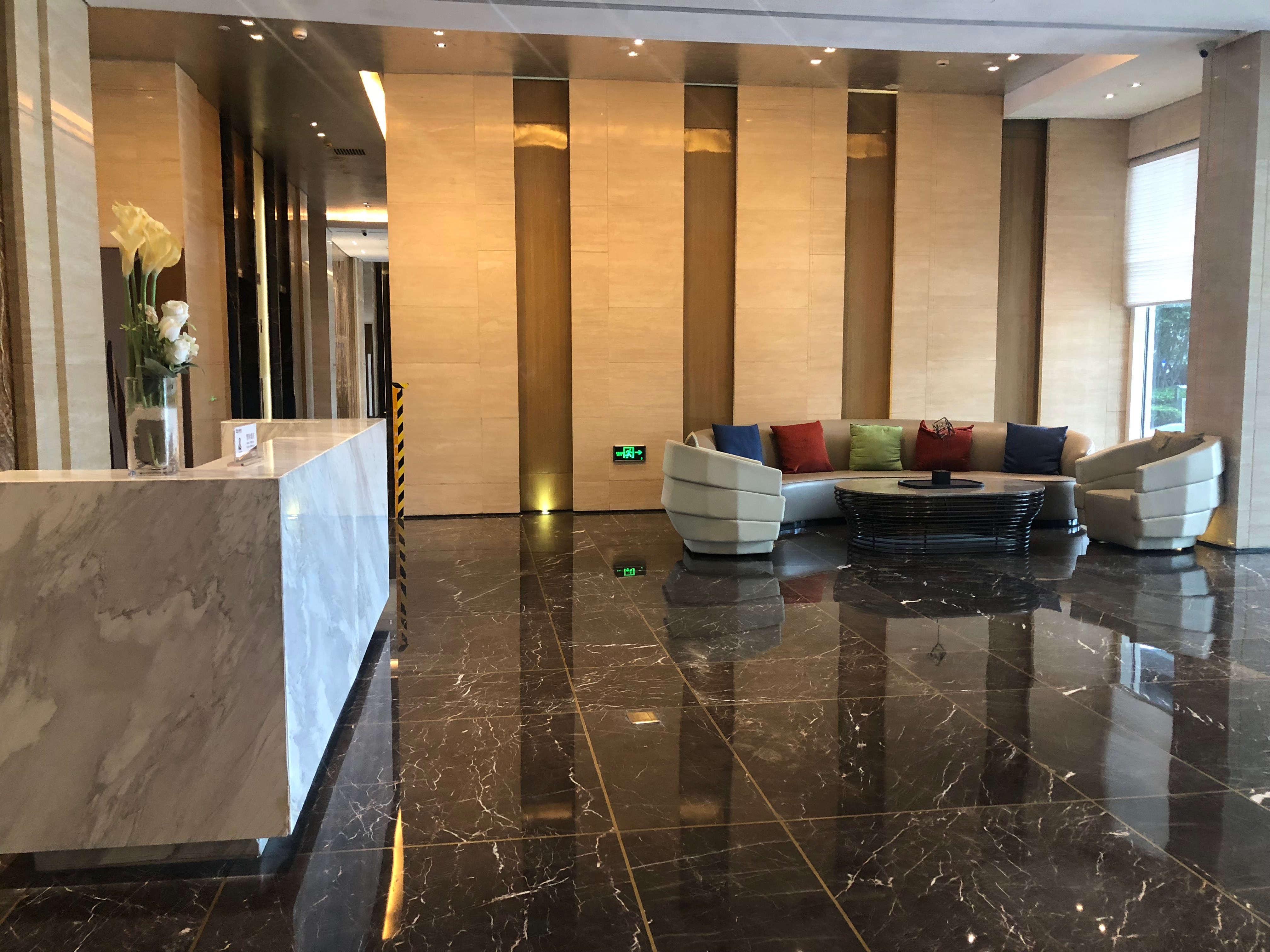 徐泾虹桥世界中心181平米写字楼出租