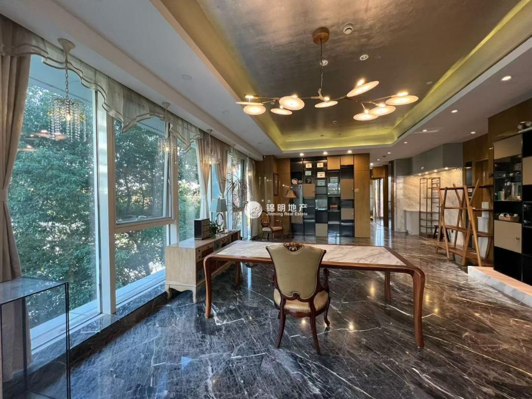 徐泾虹桥世界中心181平米写字楼出租