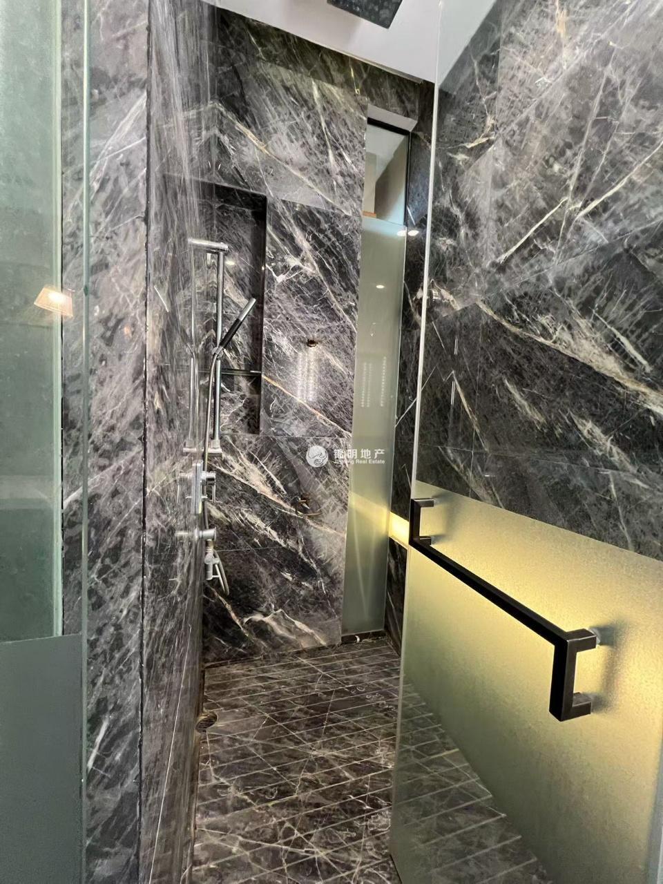 徐泾虹桥世界中心181平米写字楼出租