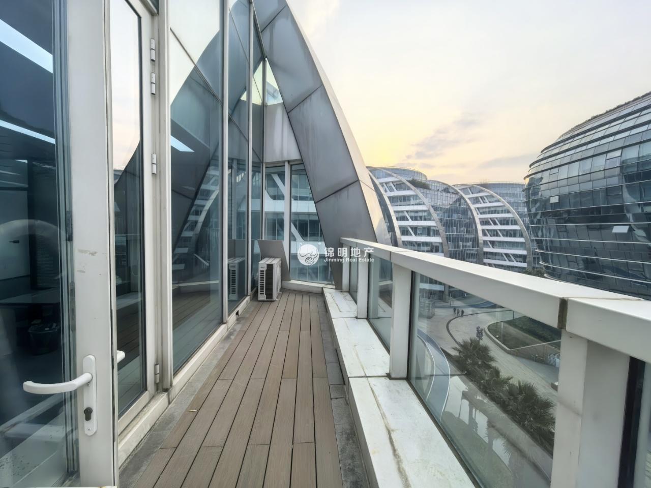 徐泾虹桥世界中心179平米写字楼出租