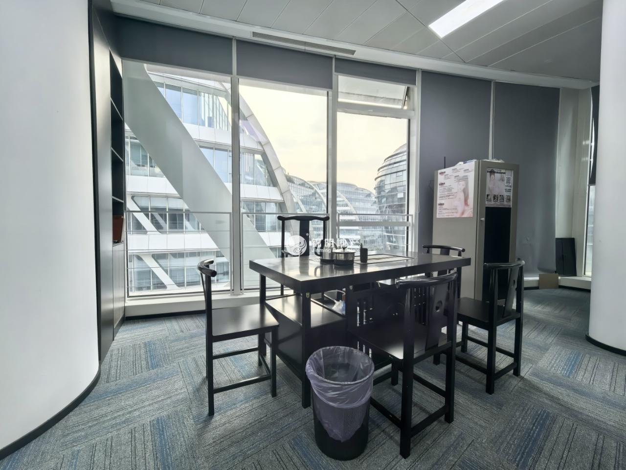 徐泾虹桥世界中心179平米写字楼出租