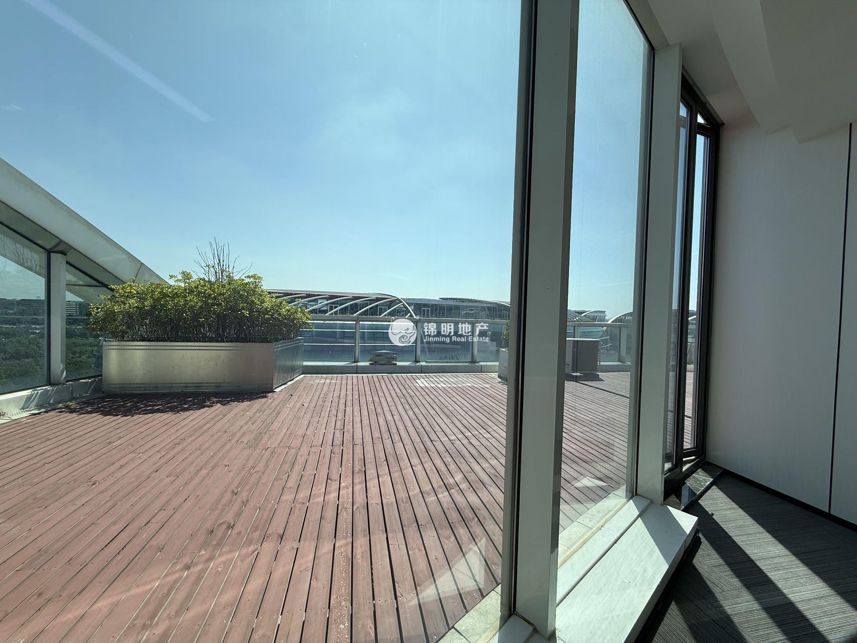 徐泾虹桥世界中心238平米写字楼出租