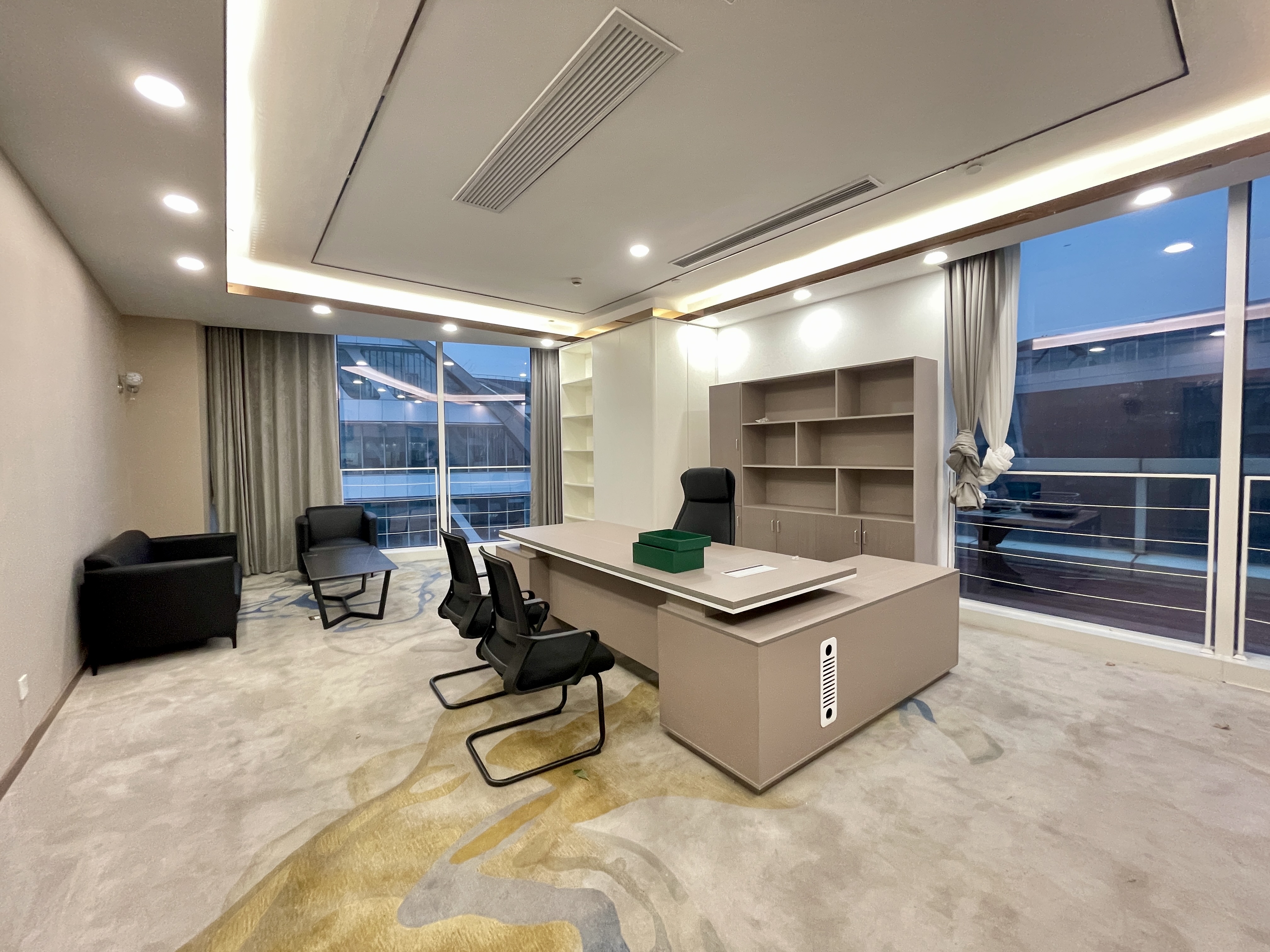 徐泾虹桥世界中心723平米写字楼出租