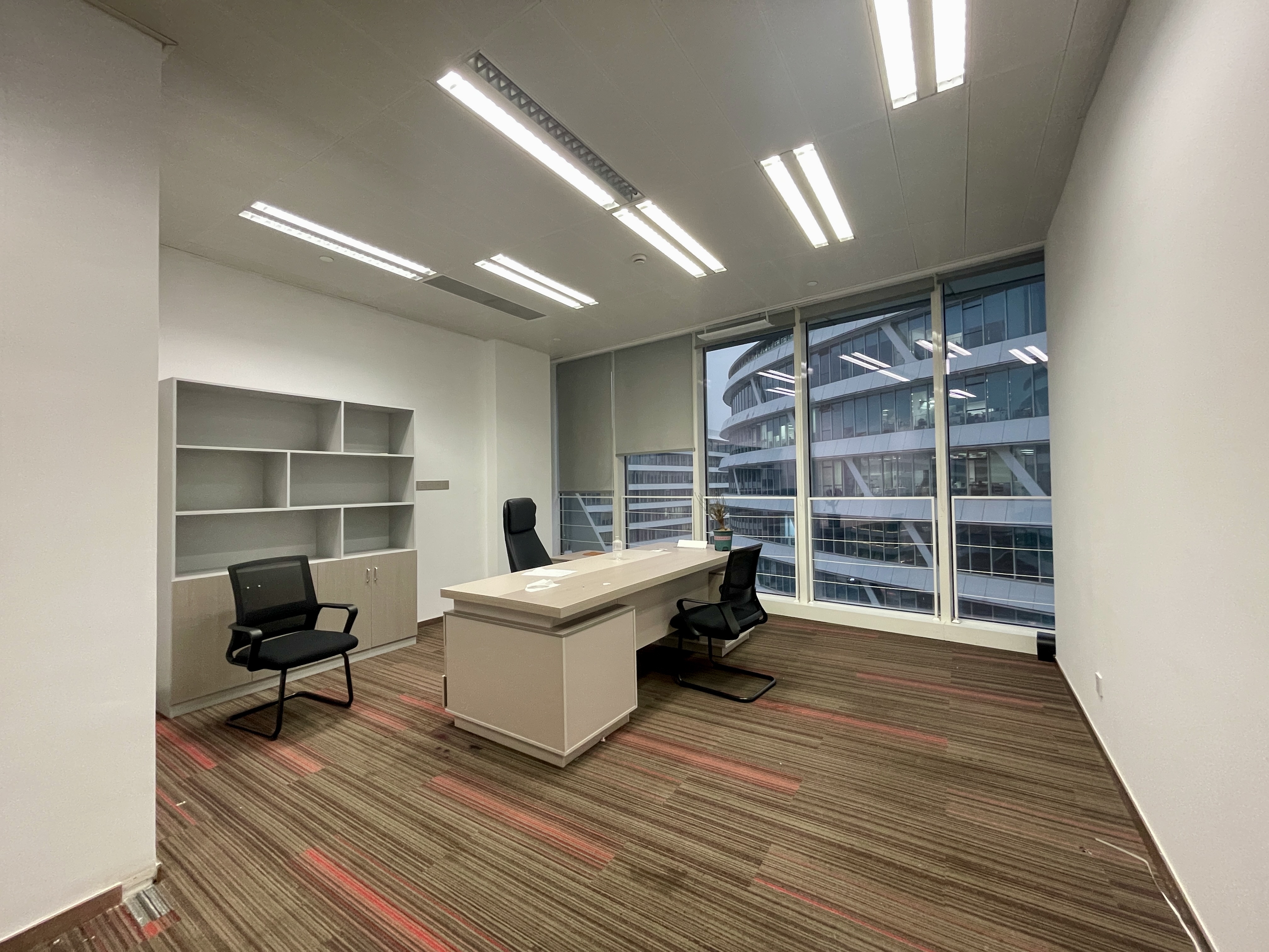 徐泾虹桥世界中心723平米写字楼出租