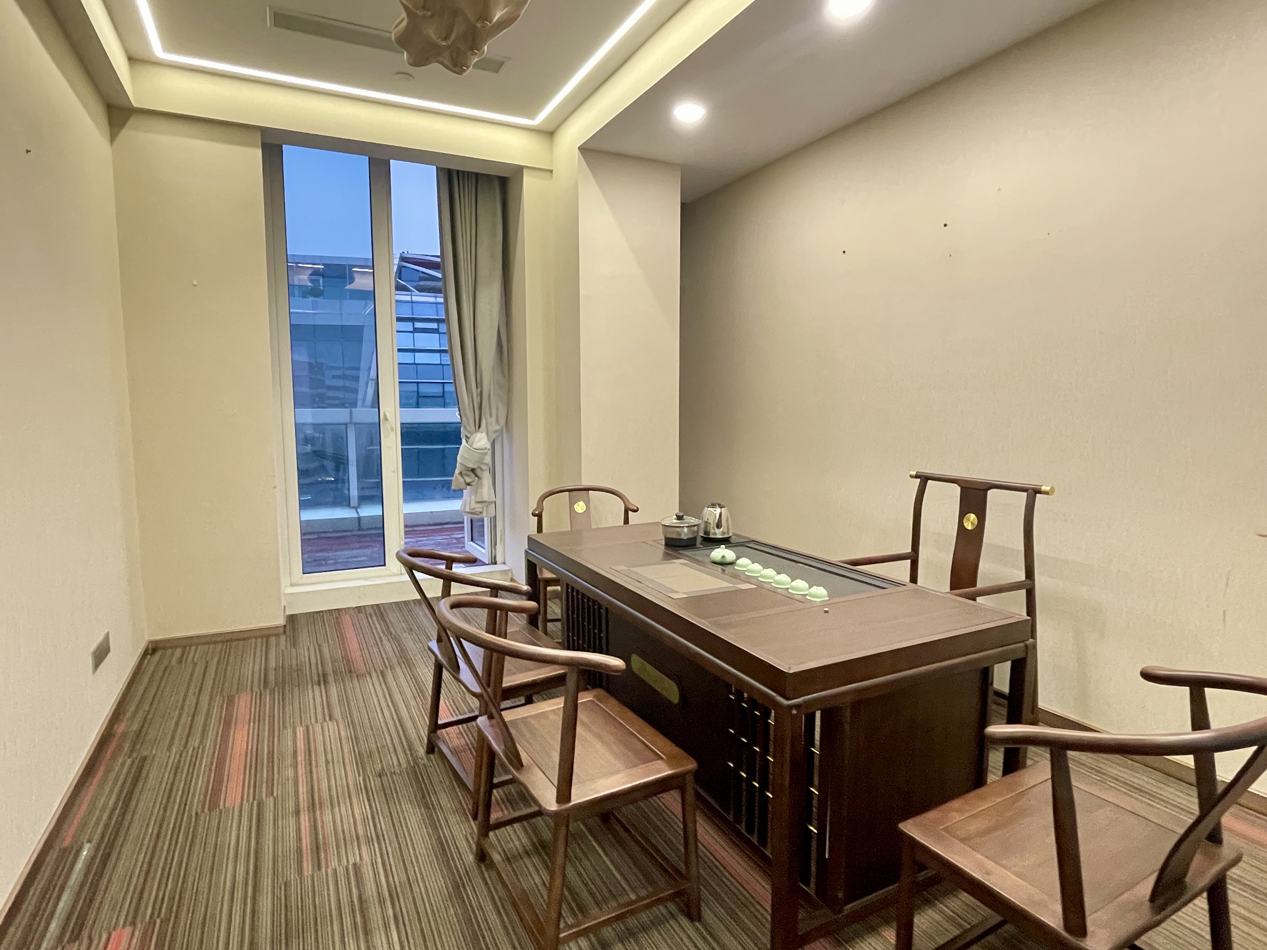 徐泾虹桥世界中心723平米写字楼出租