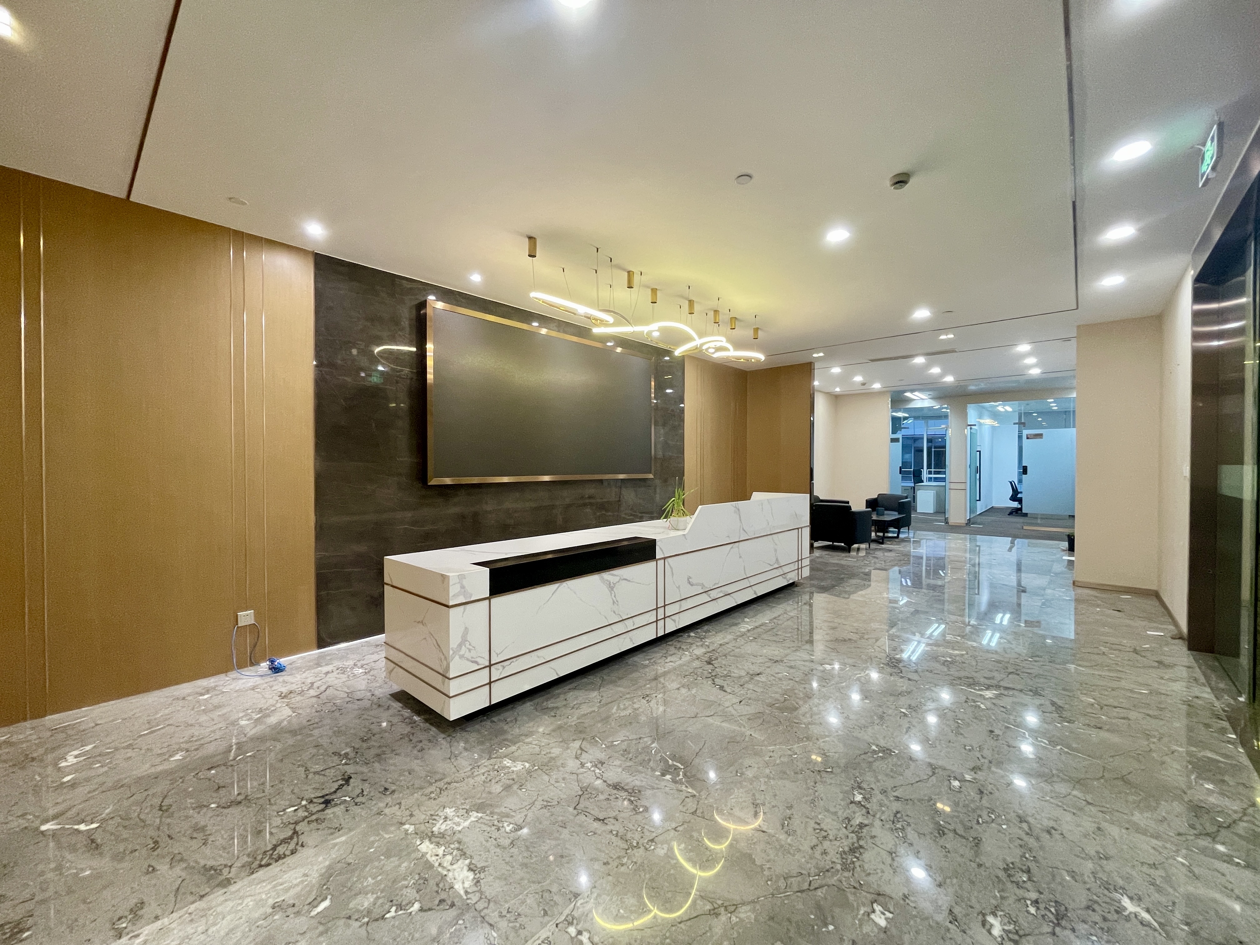 徐泾虹桥世界中心723平米写字楼出租