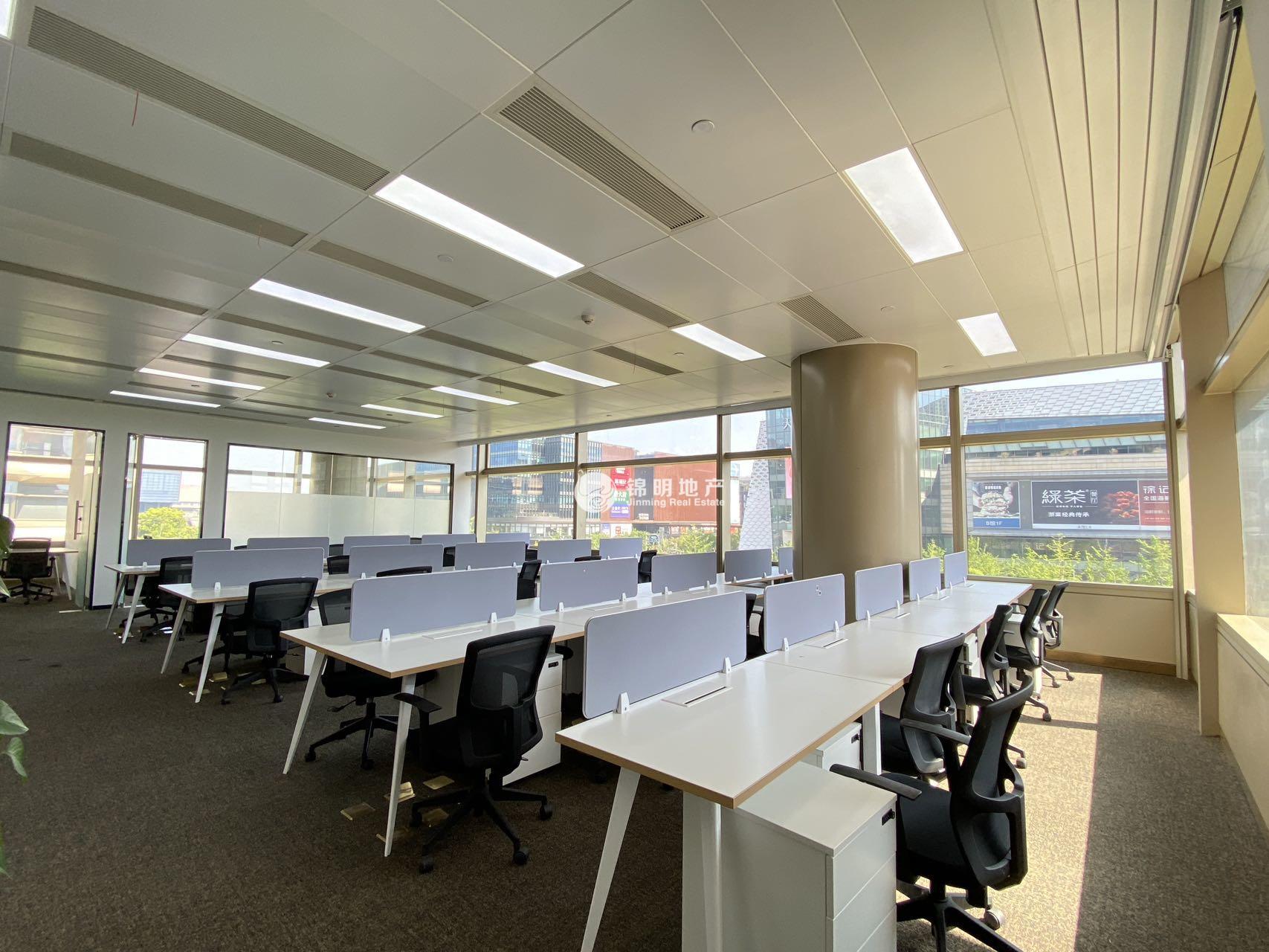 虹桥虹桥万通中心327平米写字楼出租