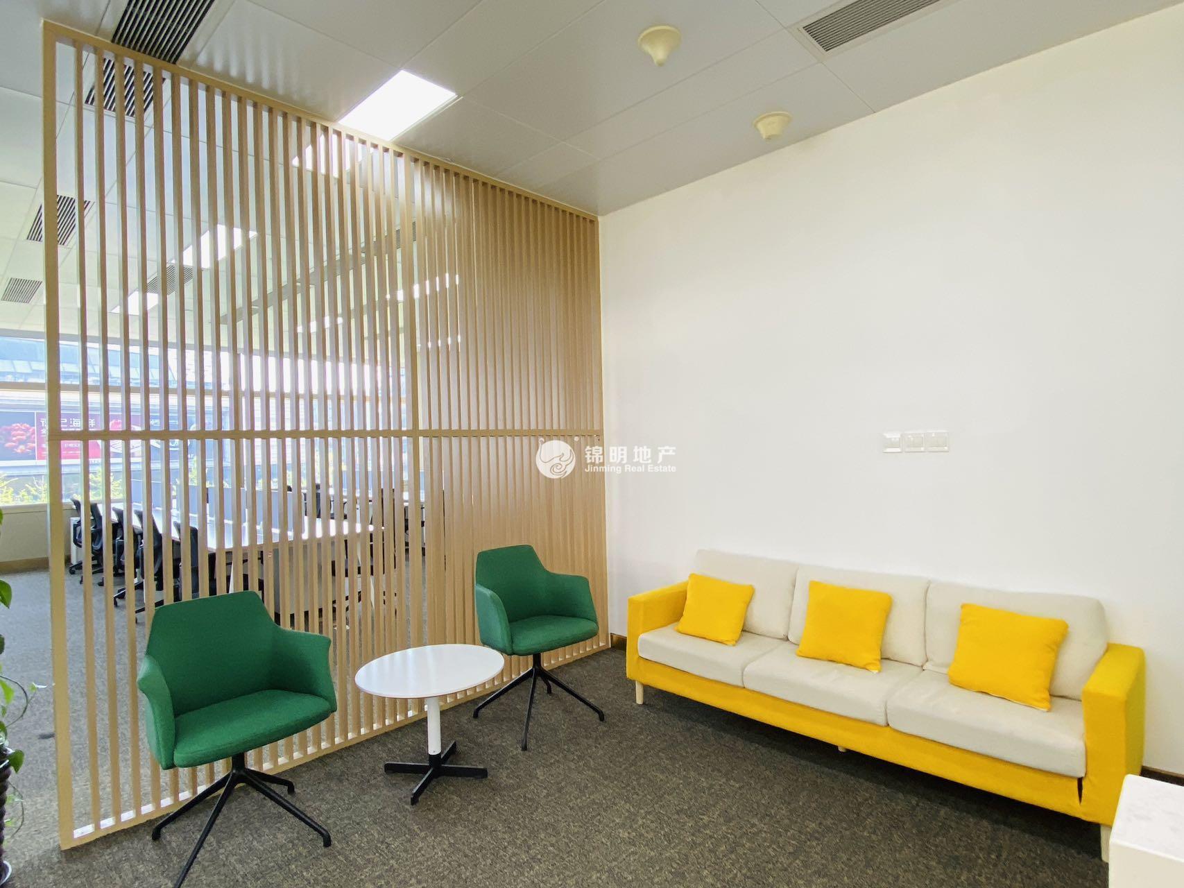 虹桥虹桥万通中心327平米写字楼出租