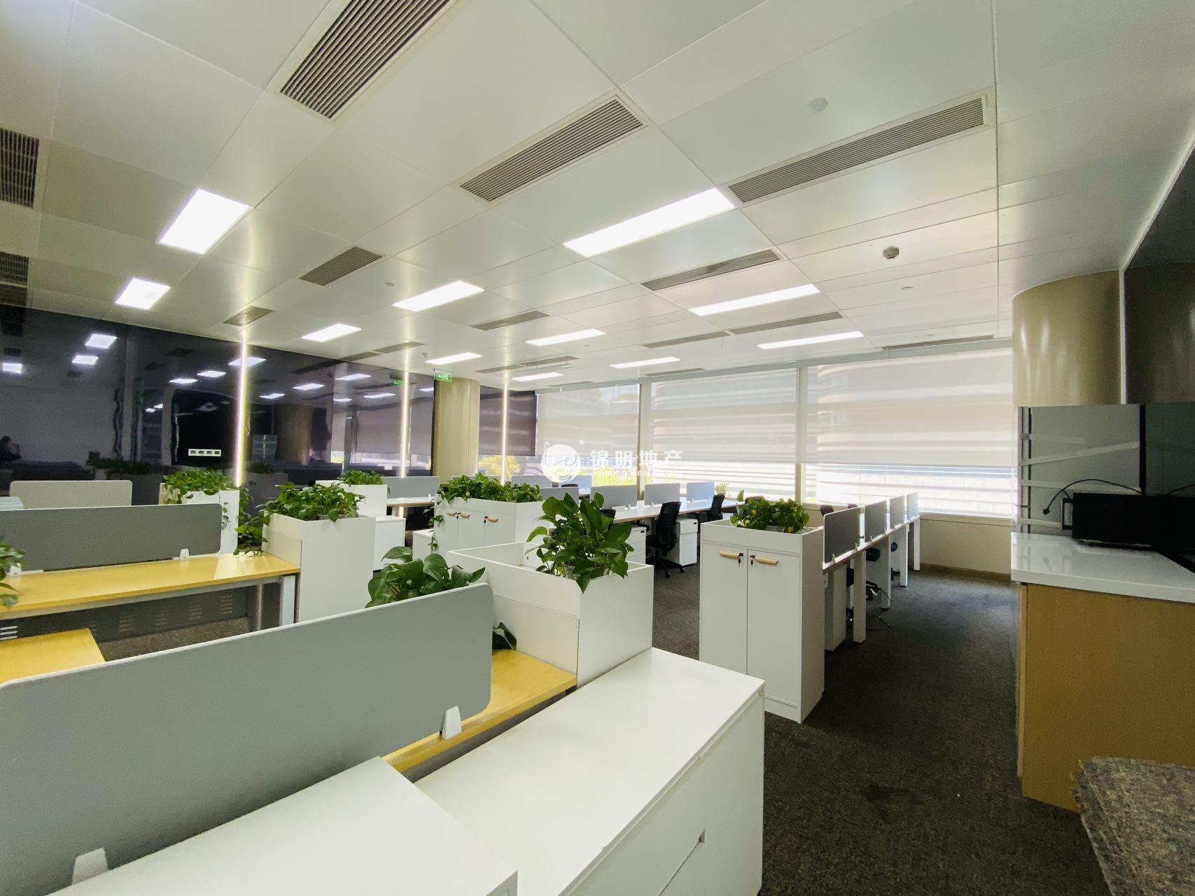 虹桥虹桥万通中心327平米写字楼出租