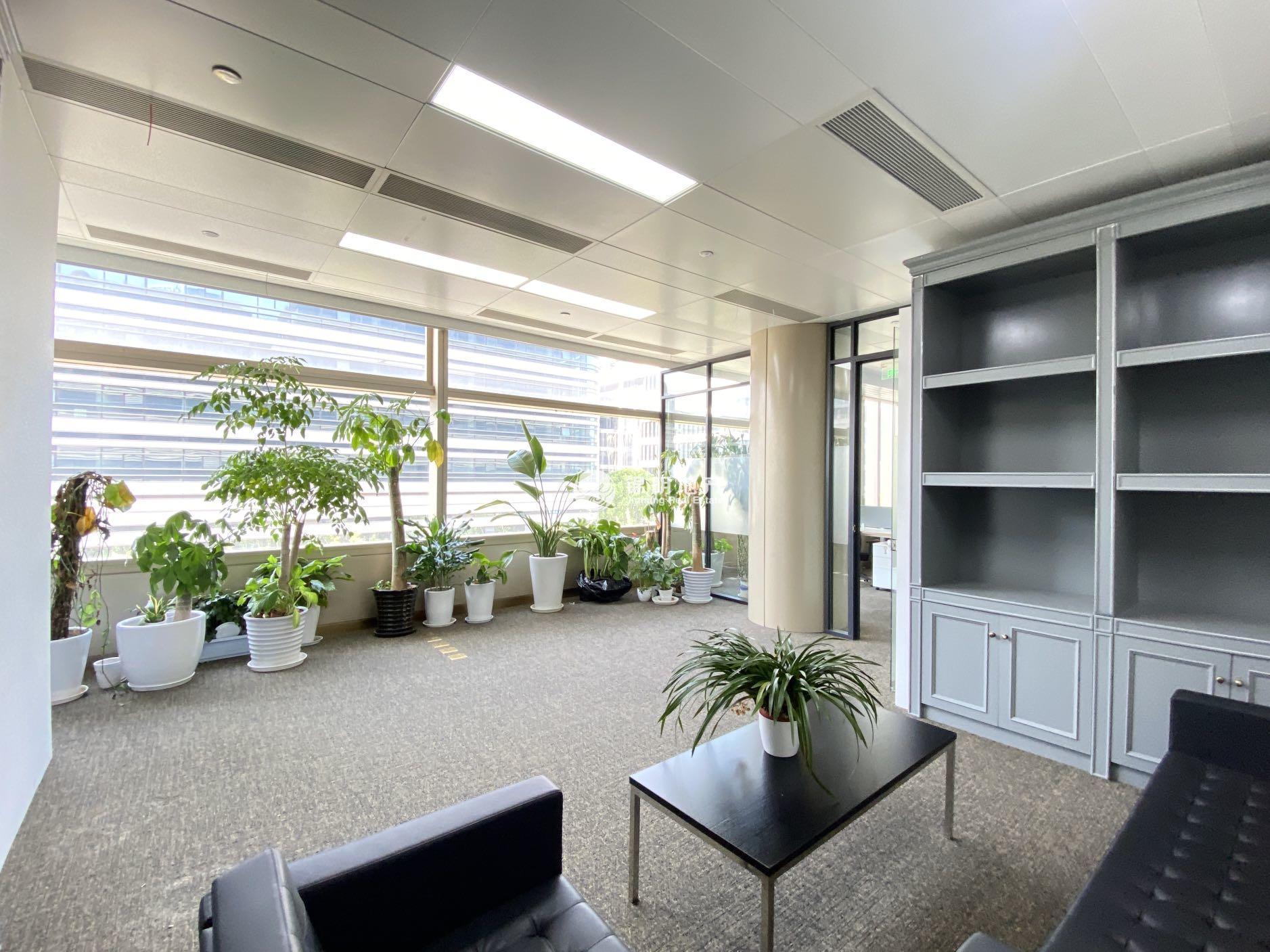 虹桥虹桥万通中心324平米写字楼出租