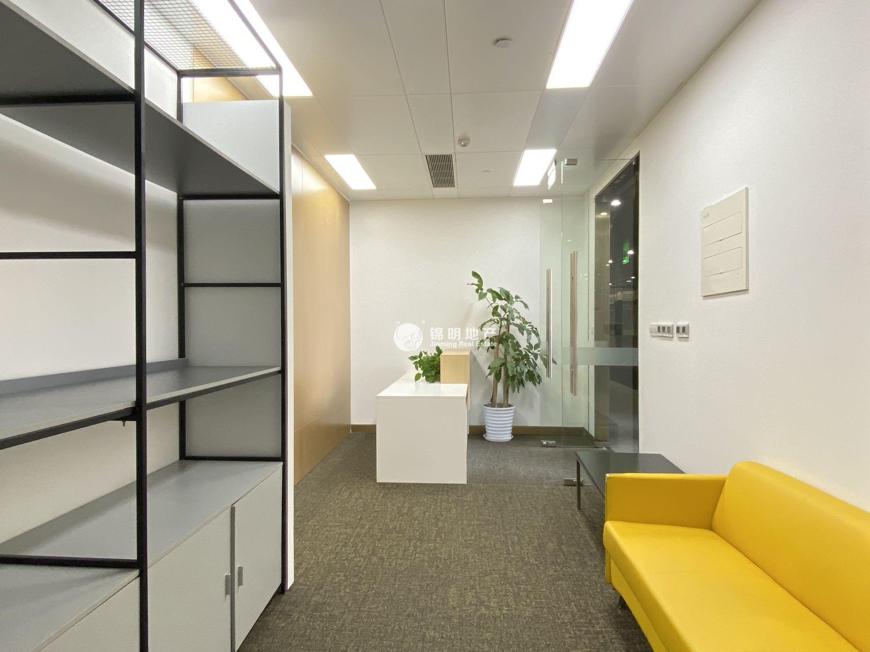 虹桥虹桥万通中心324平米写字楼出租