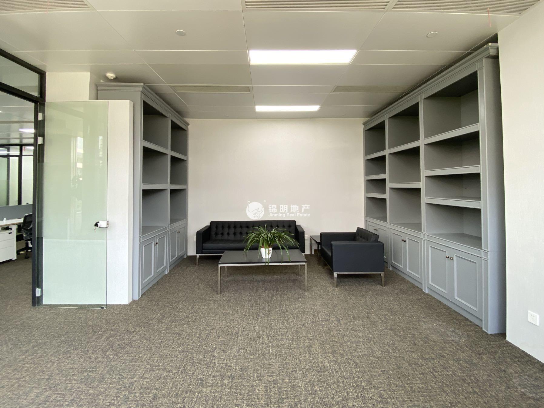 虹桥虹桥万通中心324平米写字楼出租