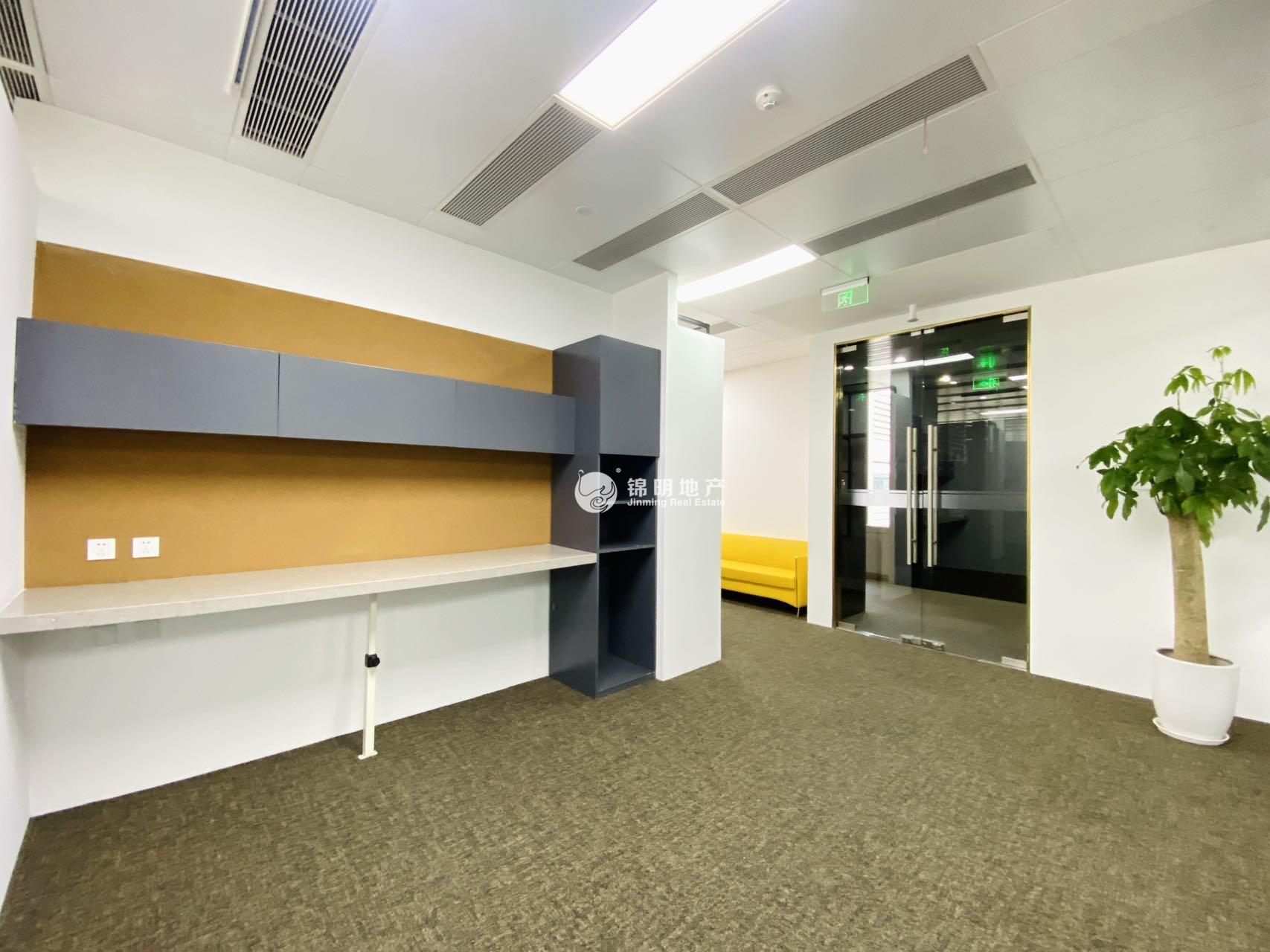 虹桥虹桥万通中心324平米写字楼出租