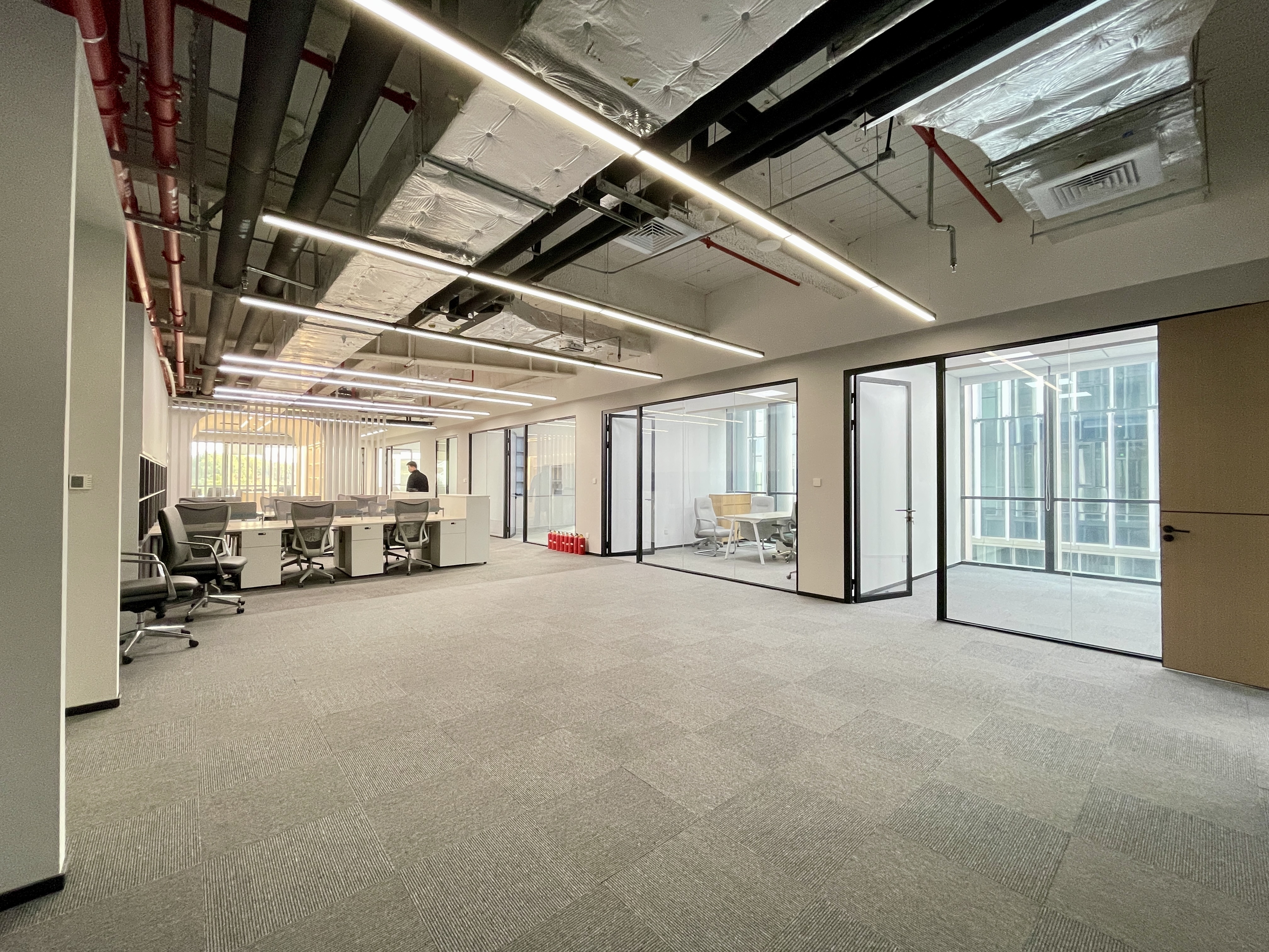 虹桥虹桥天地700平米写字楼出租