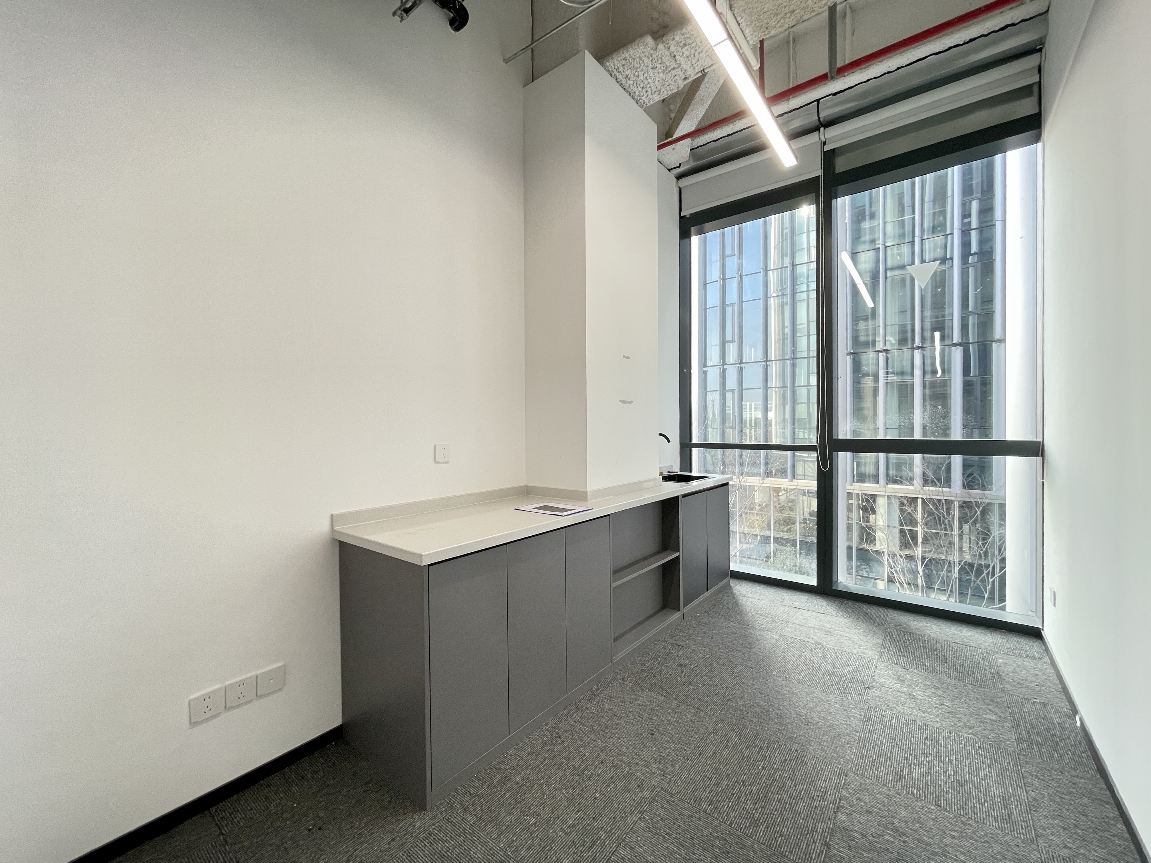 虹桥虹桥天地700平米写字楼出租