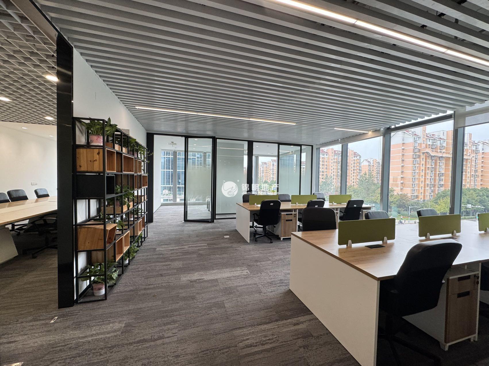 华漕中骏广场205平米写字楼出租