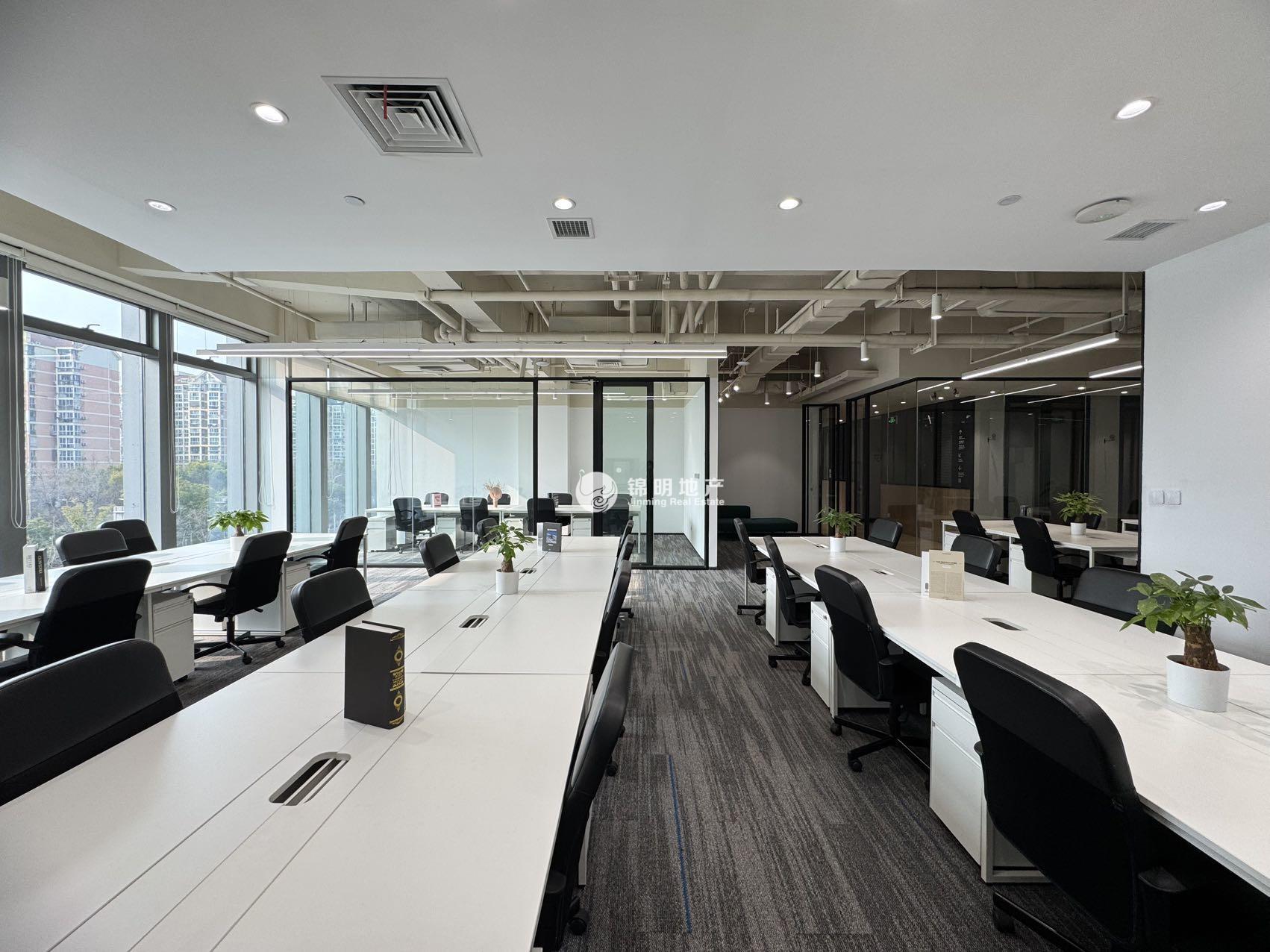 华漕中骏广场600平米写字楼出租